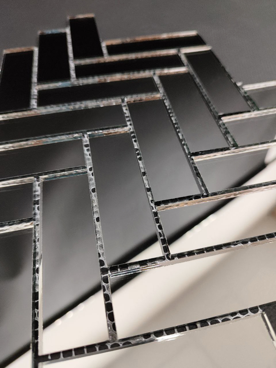 Изображение товара Зеркальная мозаика ДСТ ЕГ1 30x30см чип 25x83 мм цвет Графит