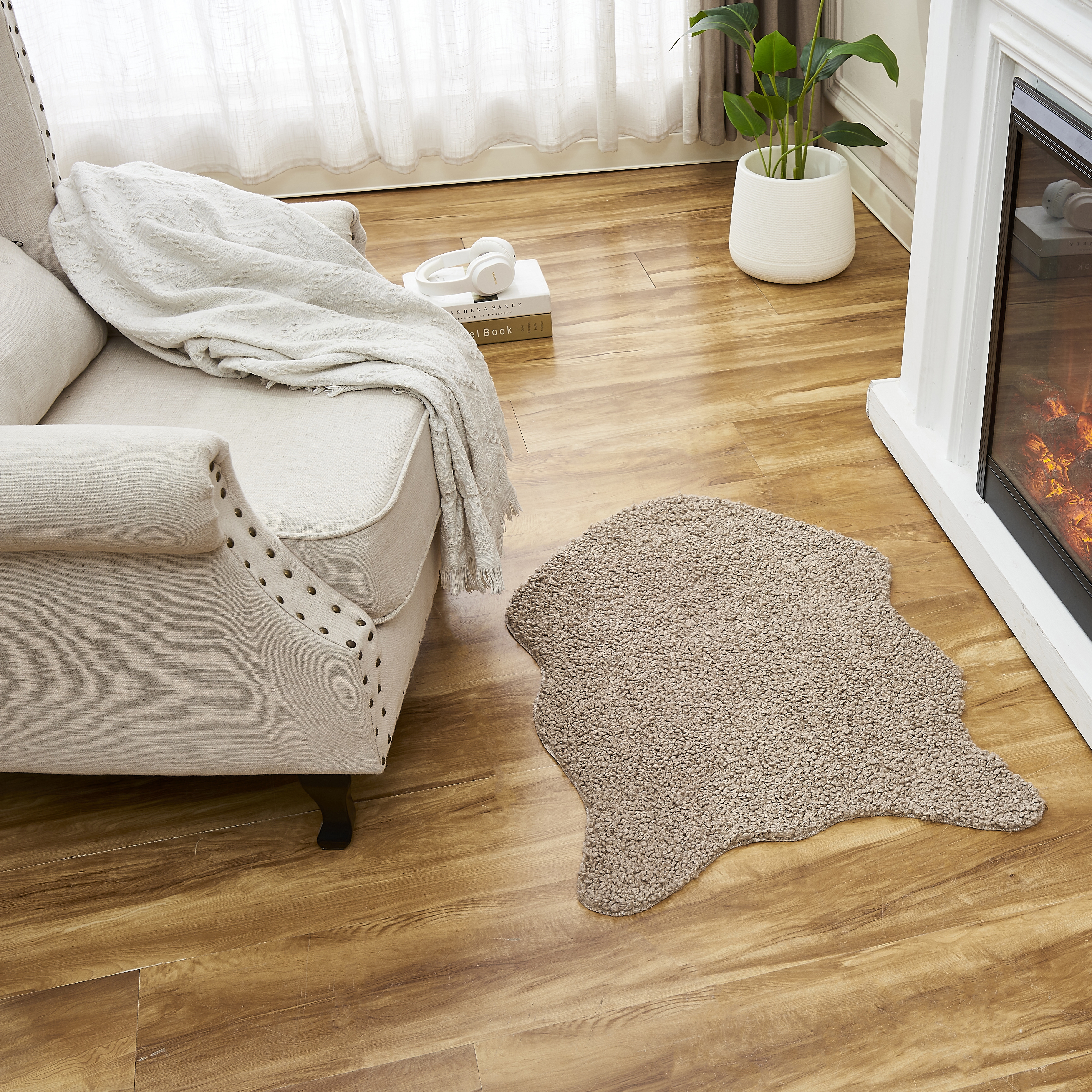 Изображение товара Ковер-шкура Teddy 60x90 см из полиэстера бежевый стильный современный шерстяной эффект