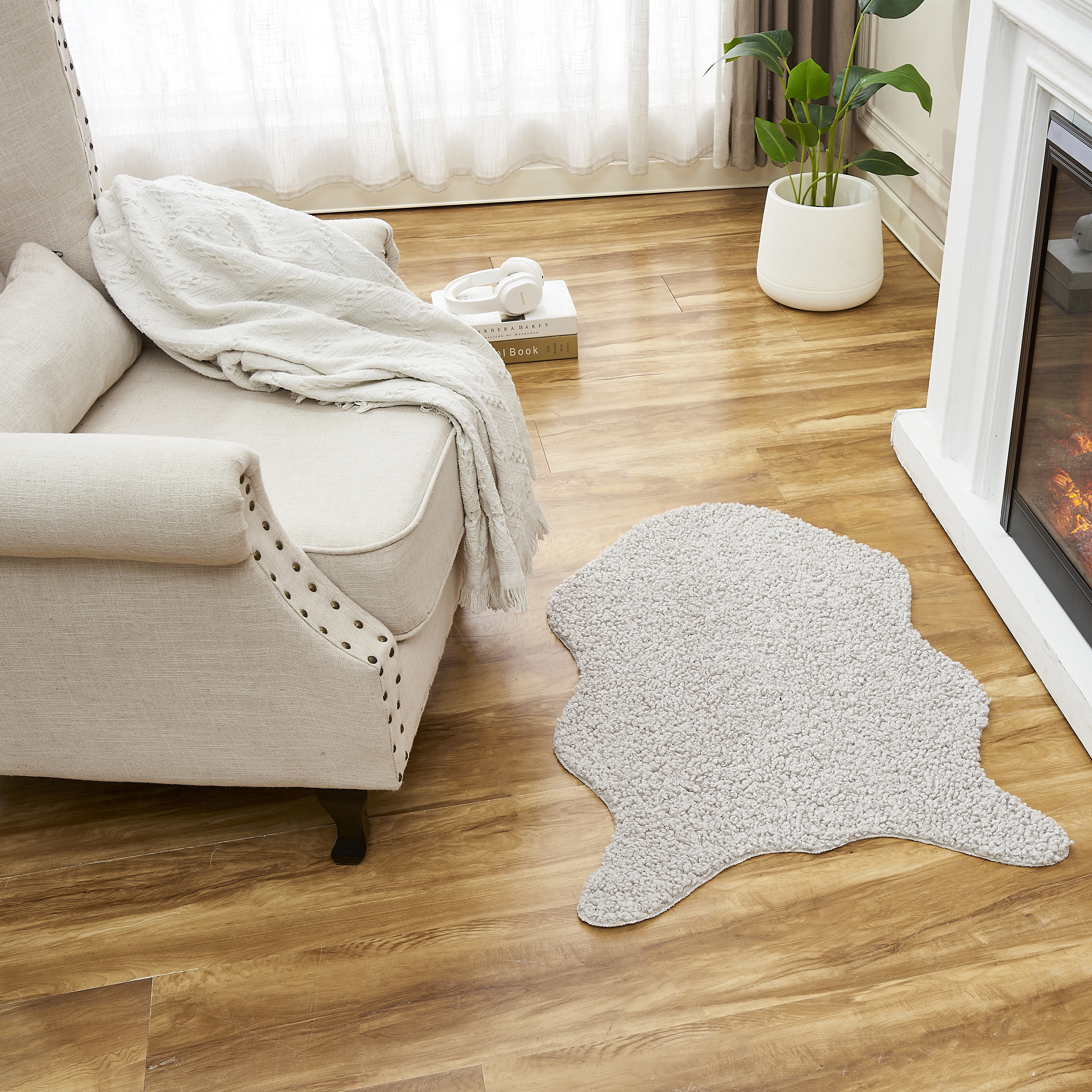 Изображение товара Ковер-шкура Teddy 60x90 см из полиэстера серый с имитацией меха