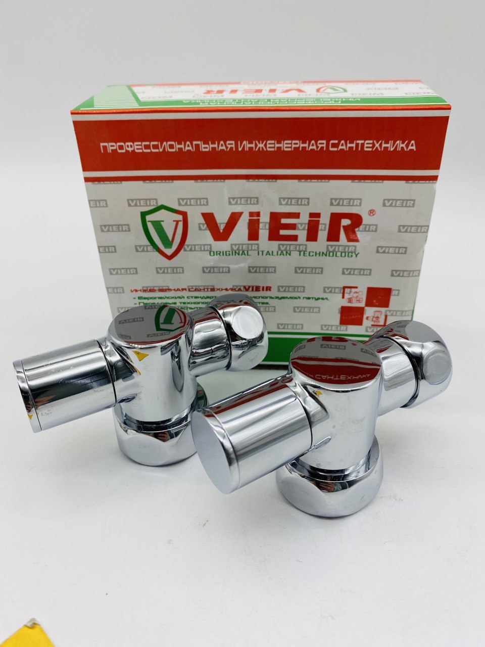 Изображение товара Кран для полотенцесушителя угловой Vieir 2000000301884 3/4"x1" ВР латунь 2 шт