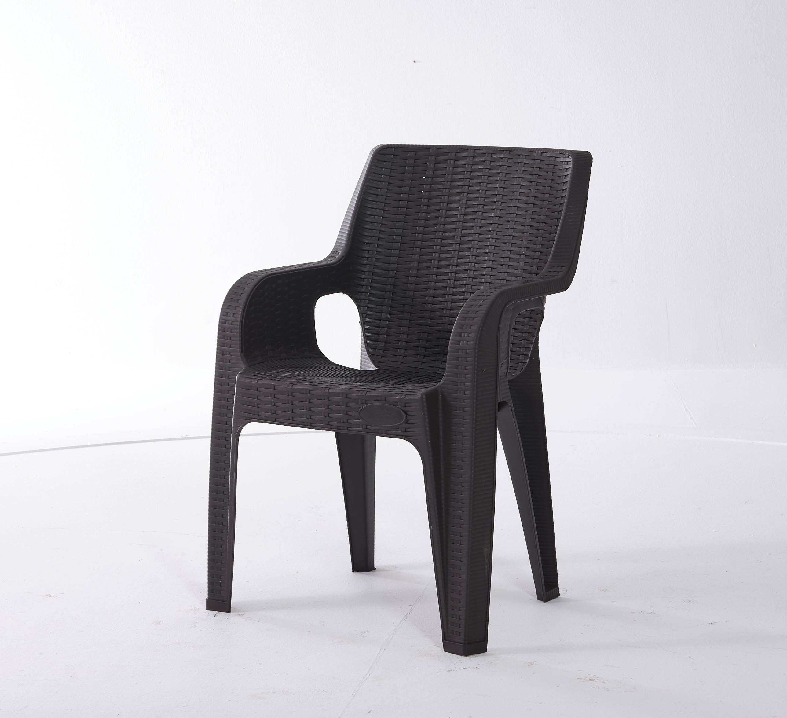 Изображение товара Кресло садовое HENIVER TIGER черное 44 см x 89 см x 56 см