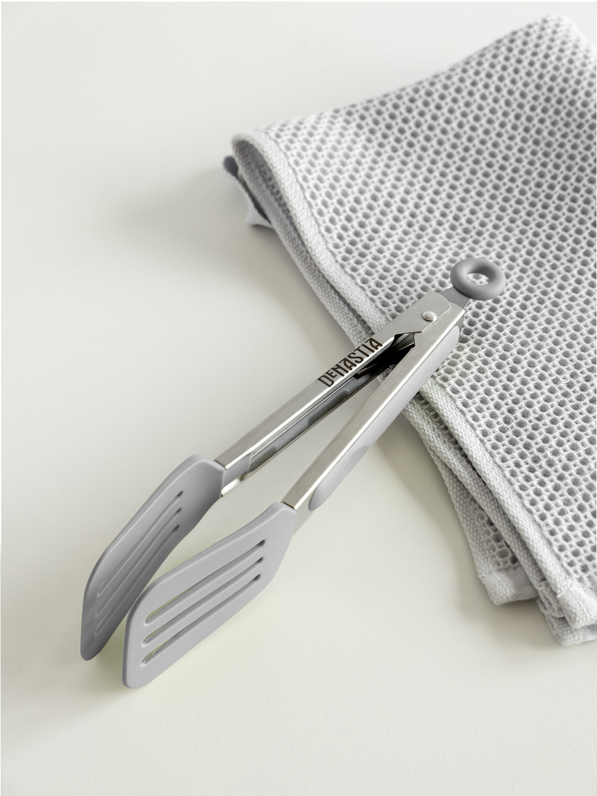 Изображение товара Щипцы для барбекю DeНастия силикон цвет серый A000011