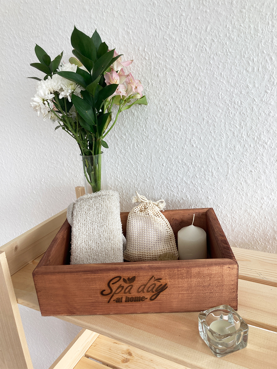 Изображение товара Ящик из натурального дерева окрашенный с гравировкой Spa day at home 30x20x9 см