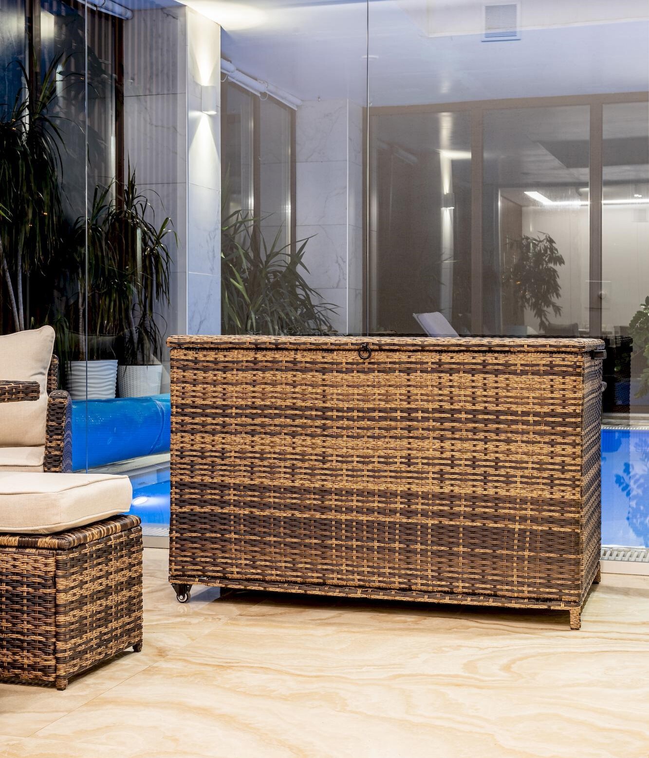 Изображение товара Садовый сундук Royal family RF-1115-61 из искусственного ротанга 120x69x72 см коричневый