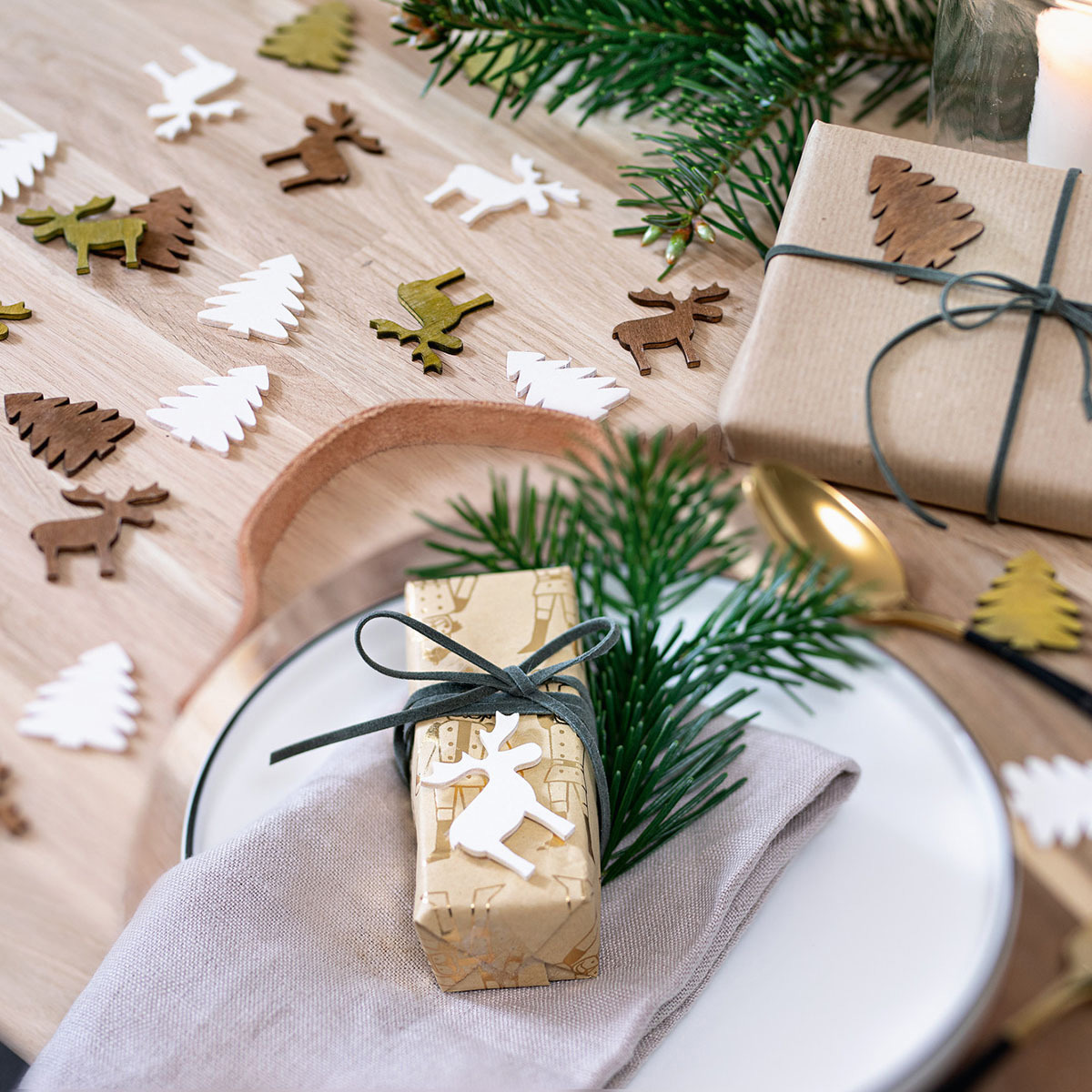 Изображение товара Декоративные фигурки Олени & елочки 72 штуки