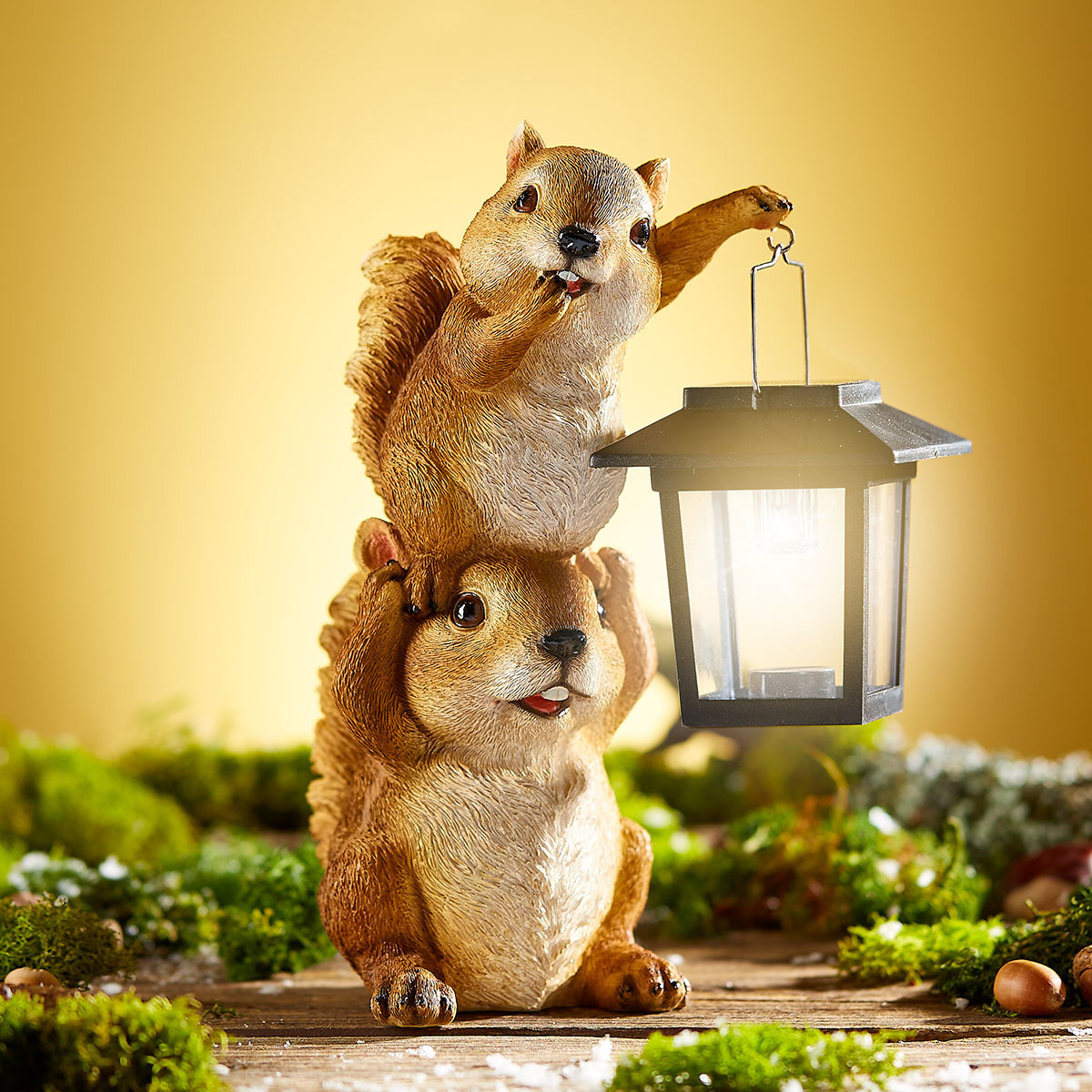 Изображение товара Декоративная фигура TRI INTERNATIONAL Белочка с фонариком