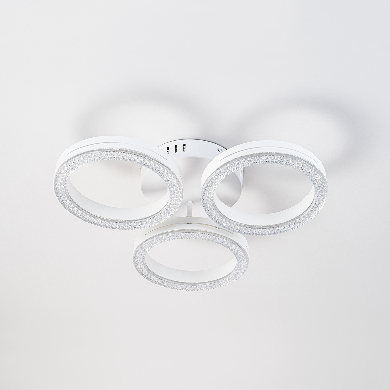 Изображение товара Люстра потолочная светодиодная Escada Fianit с пультом управления 13 м² регулируемый белый свет цвет белый