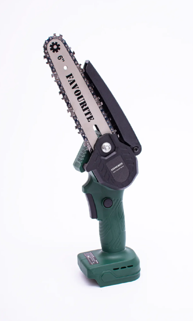 Изображение товара Аккумуляторная цепная пила Favourite 154042216 21 В 15 см аккумулятор и зарядное в комплекте