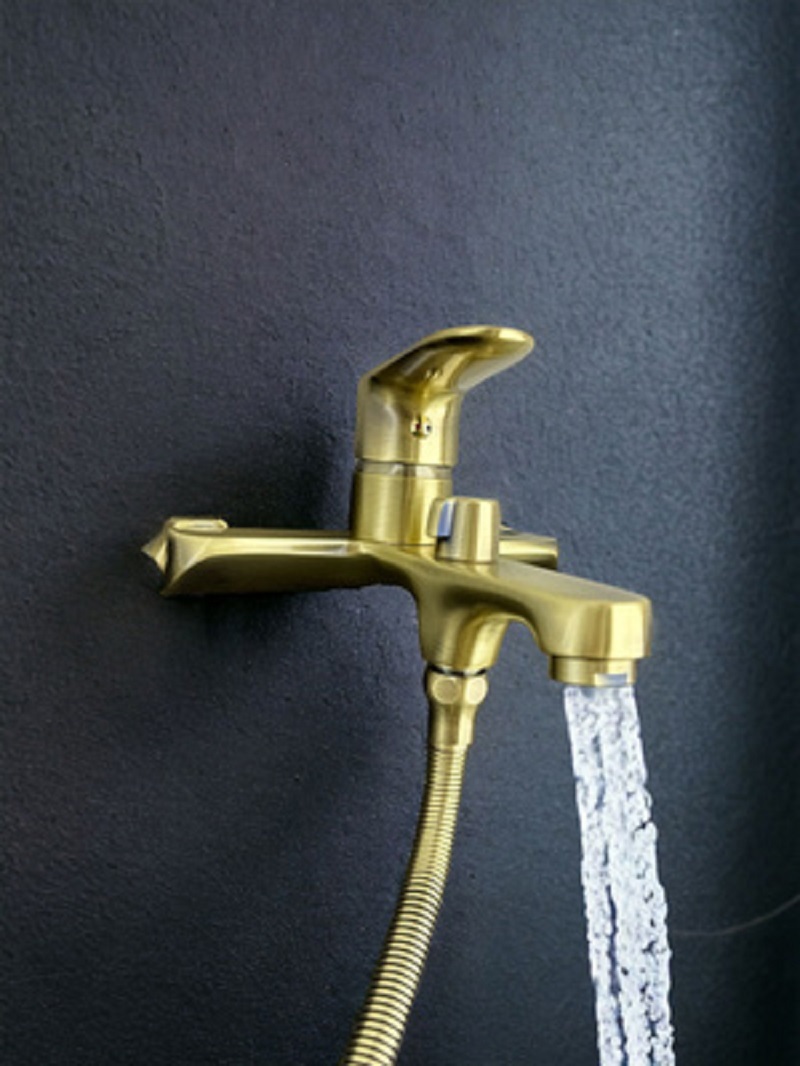 Изображение товара Смеситель для ванны OUTE T21002Q бронза с гидромассажной лейкой и керамическим картриджем