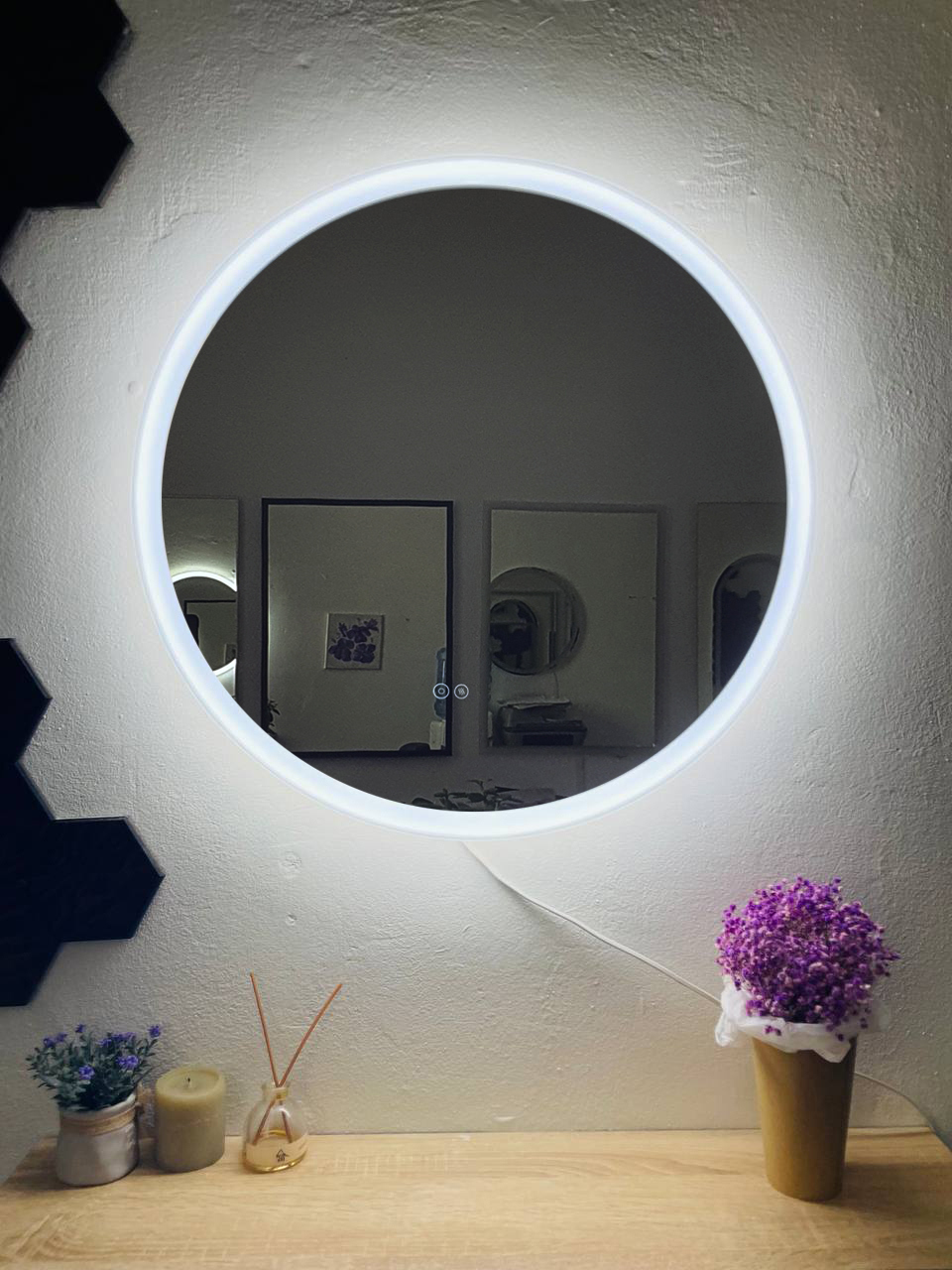 Изображение товара Зеркало для ванной Alfa mirrors Светлана 70 Svet-80Ah с подсветкой 80x80см