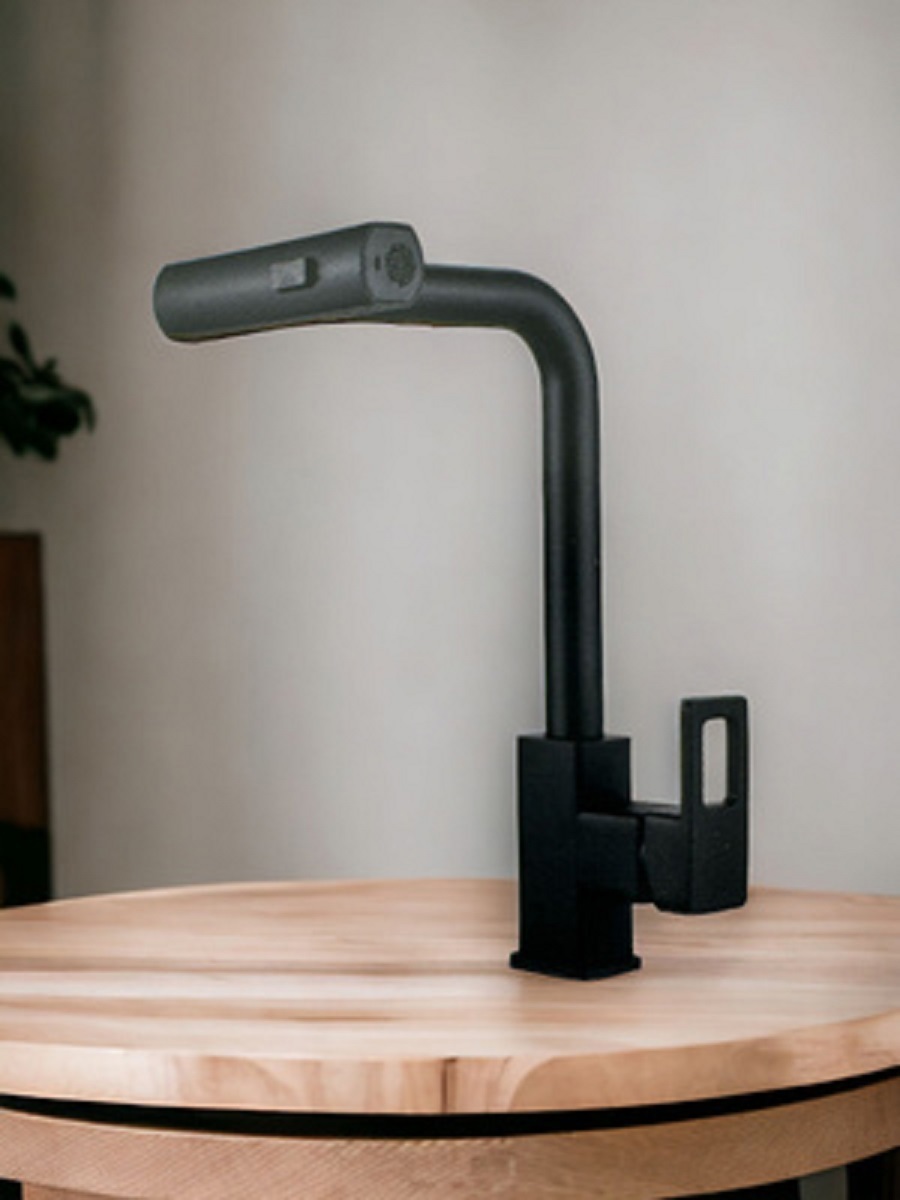 Изображение товара Кухонный смеситель OUTE с выдвижным изливом 30 см черный матовый