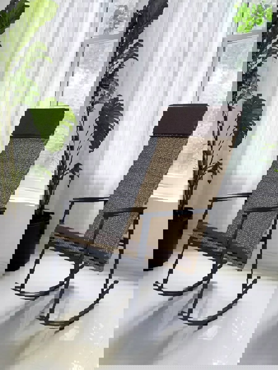 Изображение товара Садовое кресло-качалка Мадейра из искусственного ротанга