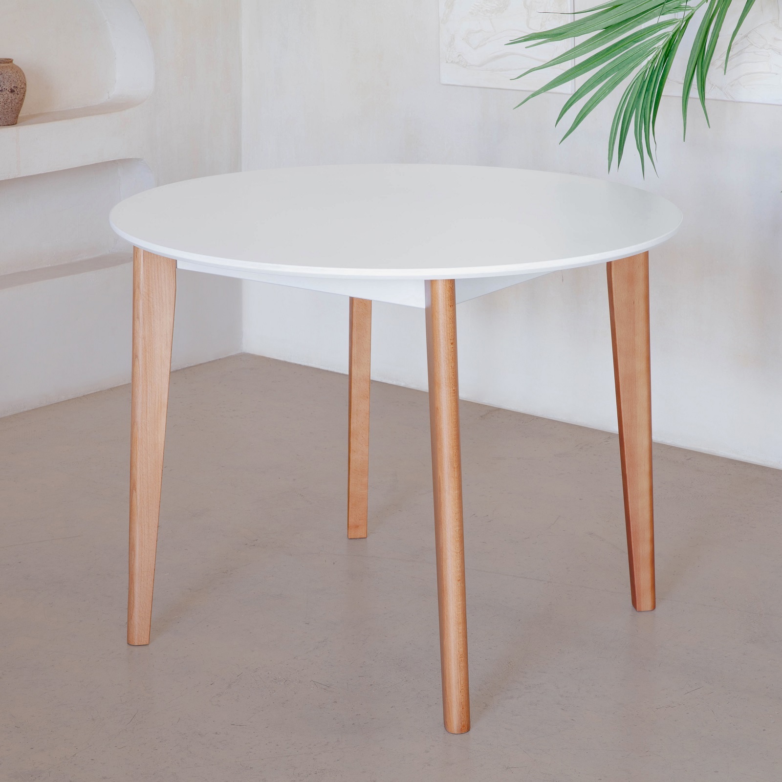Изображение товара Кухонный круглый стол Skyland Lykke S 80x80 см из массива бука и МДФ белый