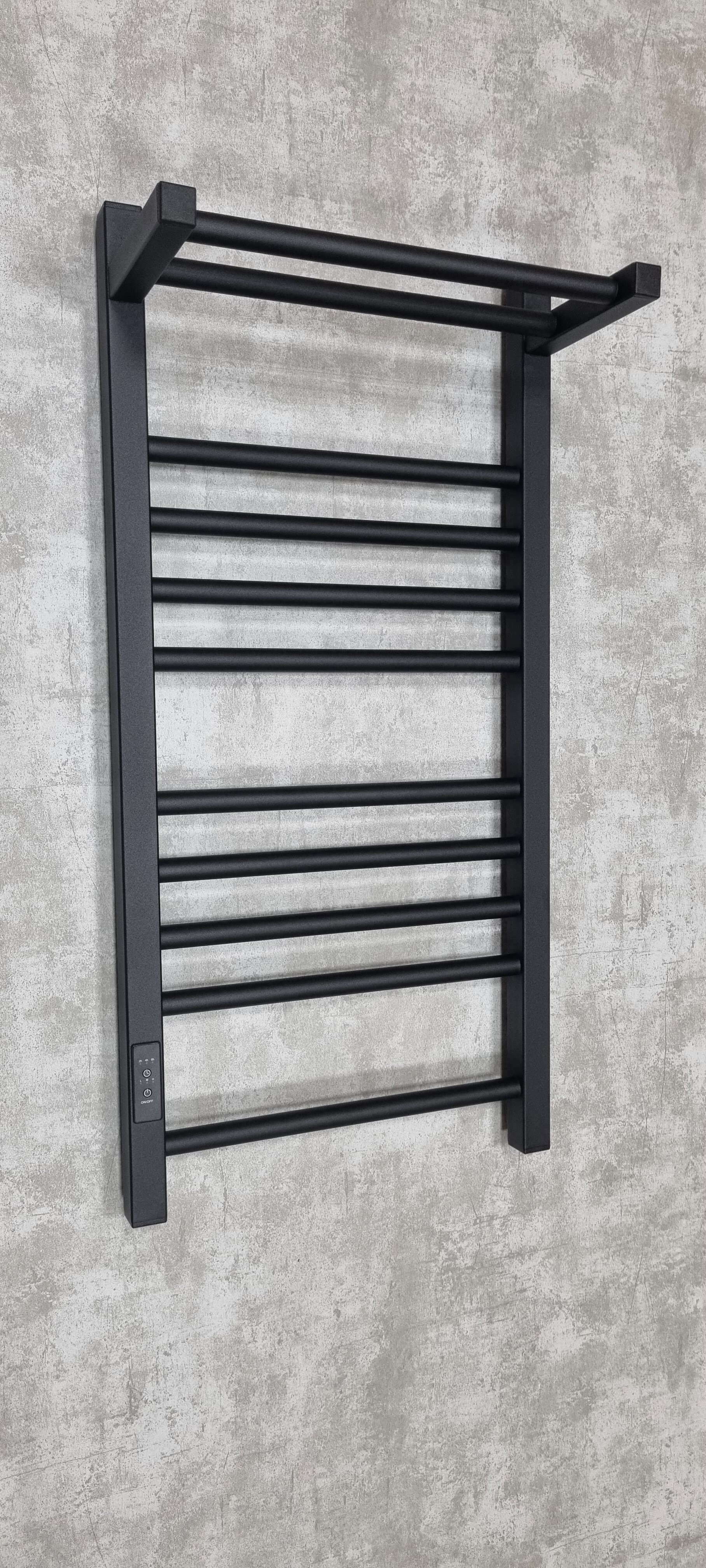 Изображение товара Полотенцесушитель электрический Laris Иола ЧКЧ П11 левый 400x800 мм 180 Вт с терморегулятором и полкой лесенка цвет черный муар