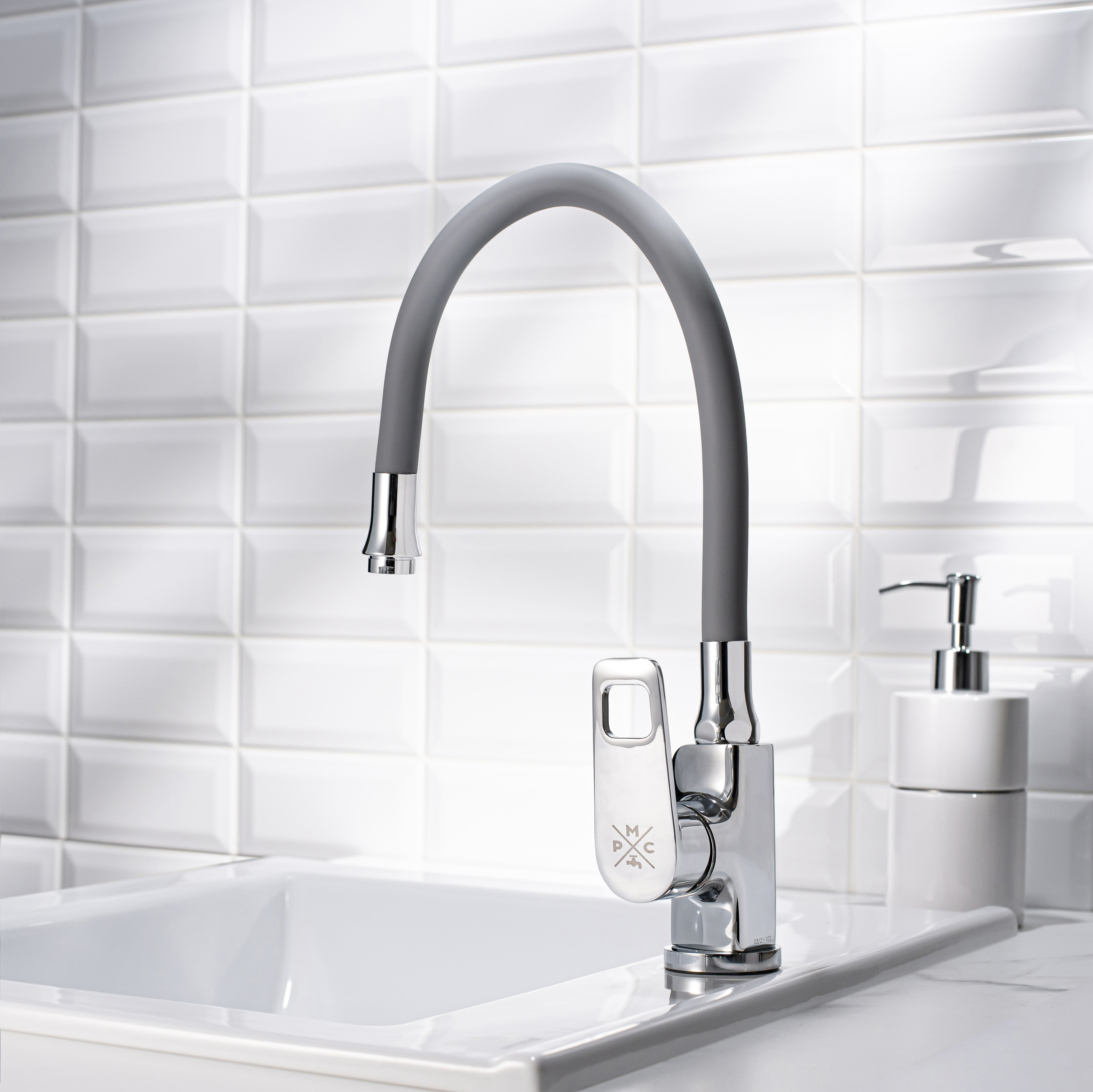 Изображение товара Однорычажный смеситель для кухни РМС SL134-017FK серый глянцевый