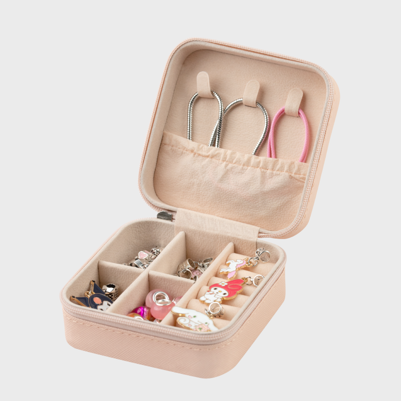 Изображение товара Шкатулка CLOX W47-1 10x5 см золотой — набор шармов для творчества