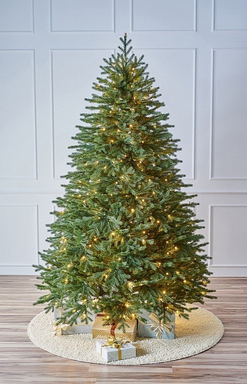 Изображение товара Искусственная новогодняя ель Версальская 240 см MAX CHRISTMAS, натуральный вид