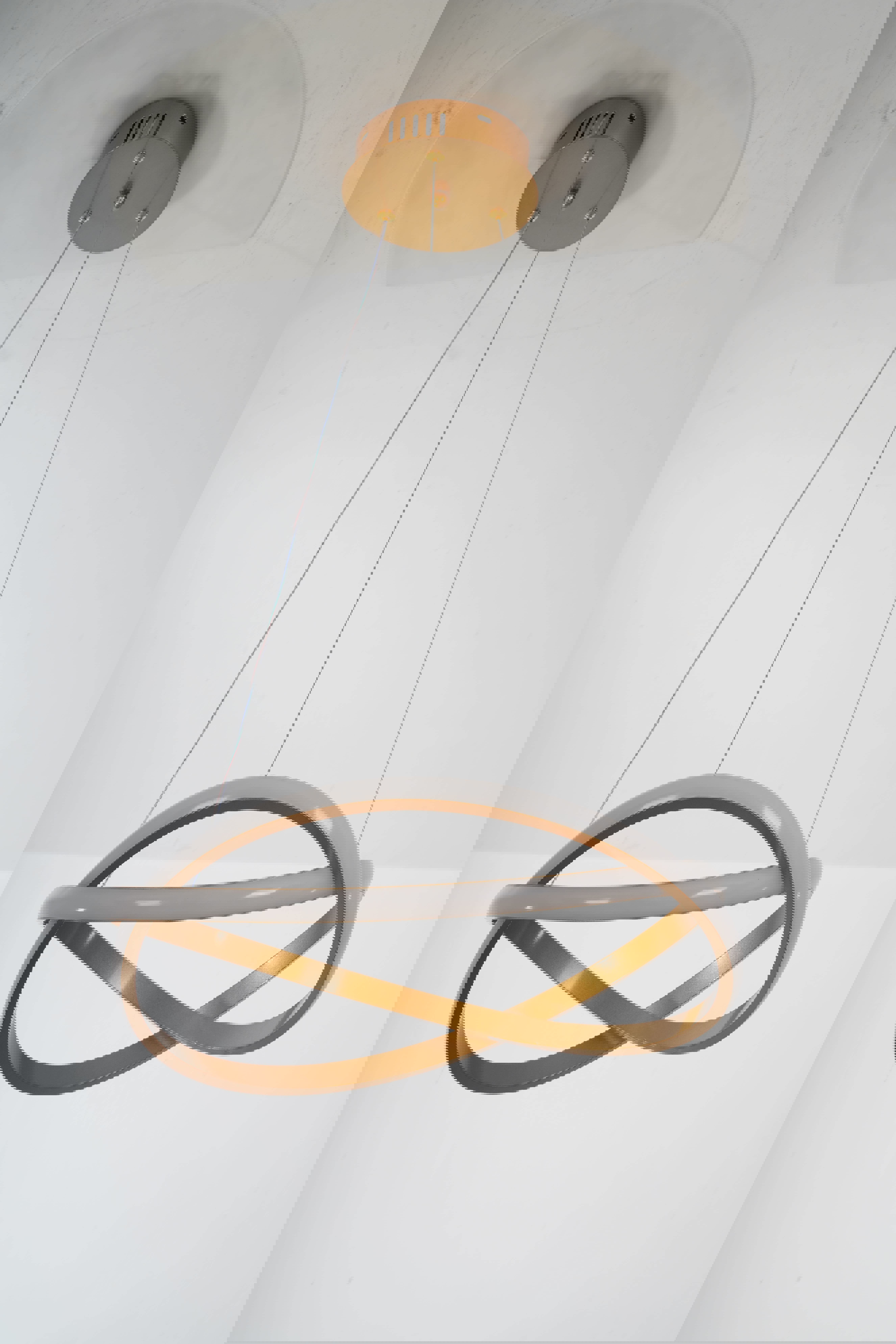 Изображение товара Люстра потолочная светодиодная Балтийский светлячок 15 м² разноцветный свет черный дизайн