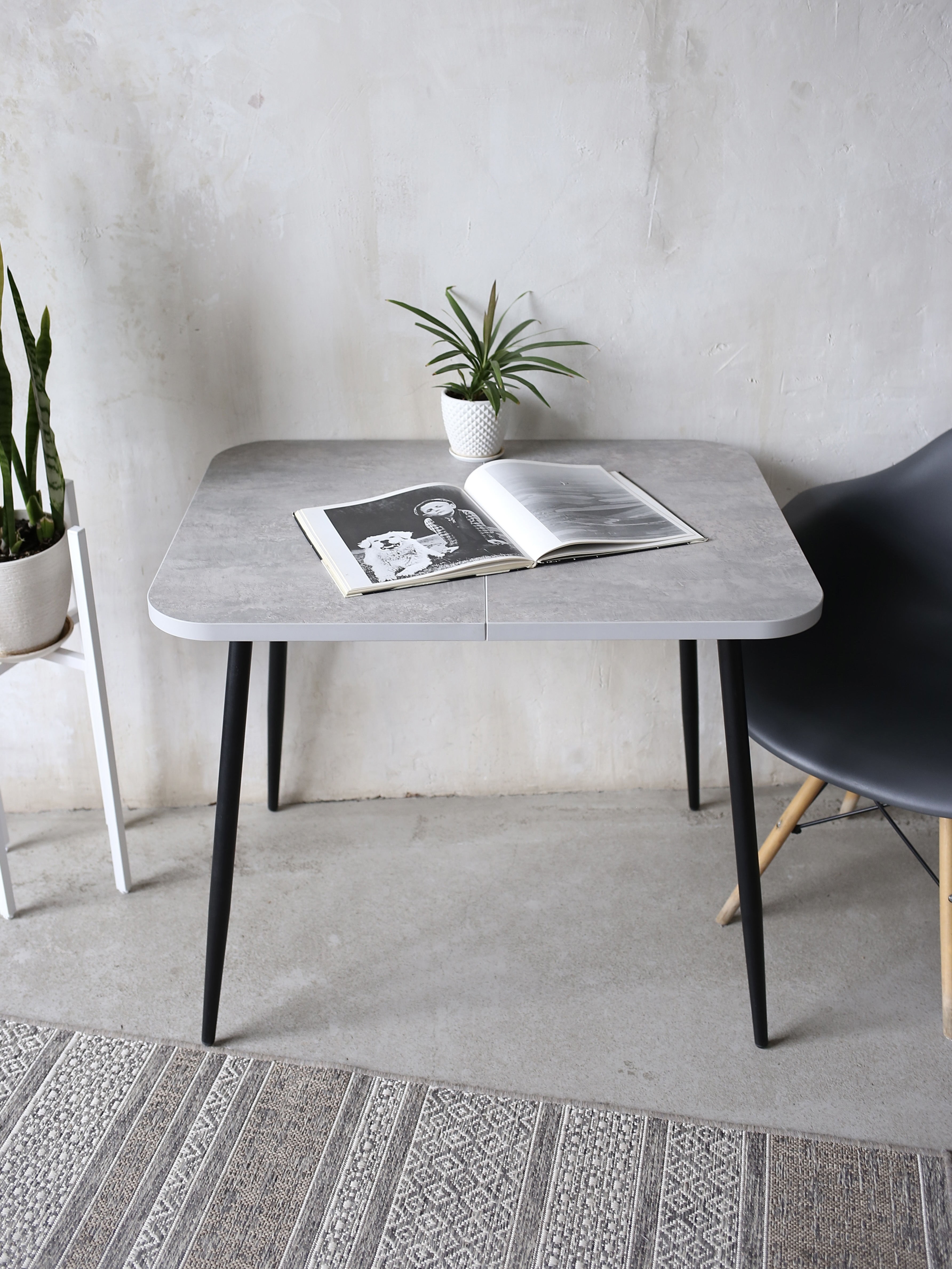 Изображение товара Раздвижной кухонный стол Card&loft 90x90 см из ЛДСП с вставками