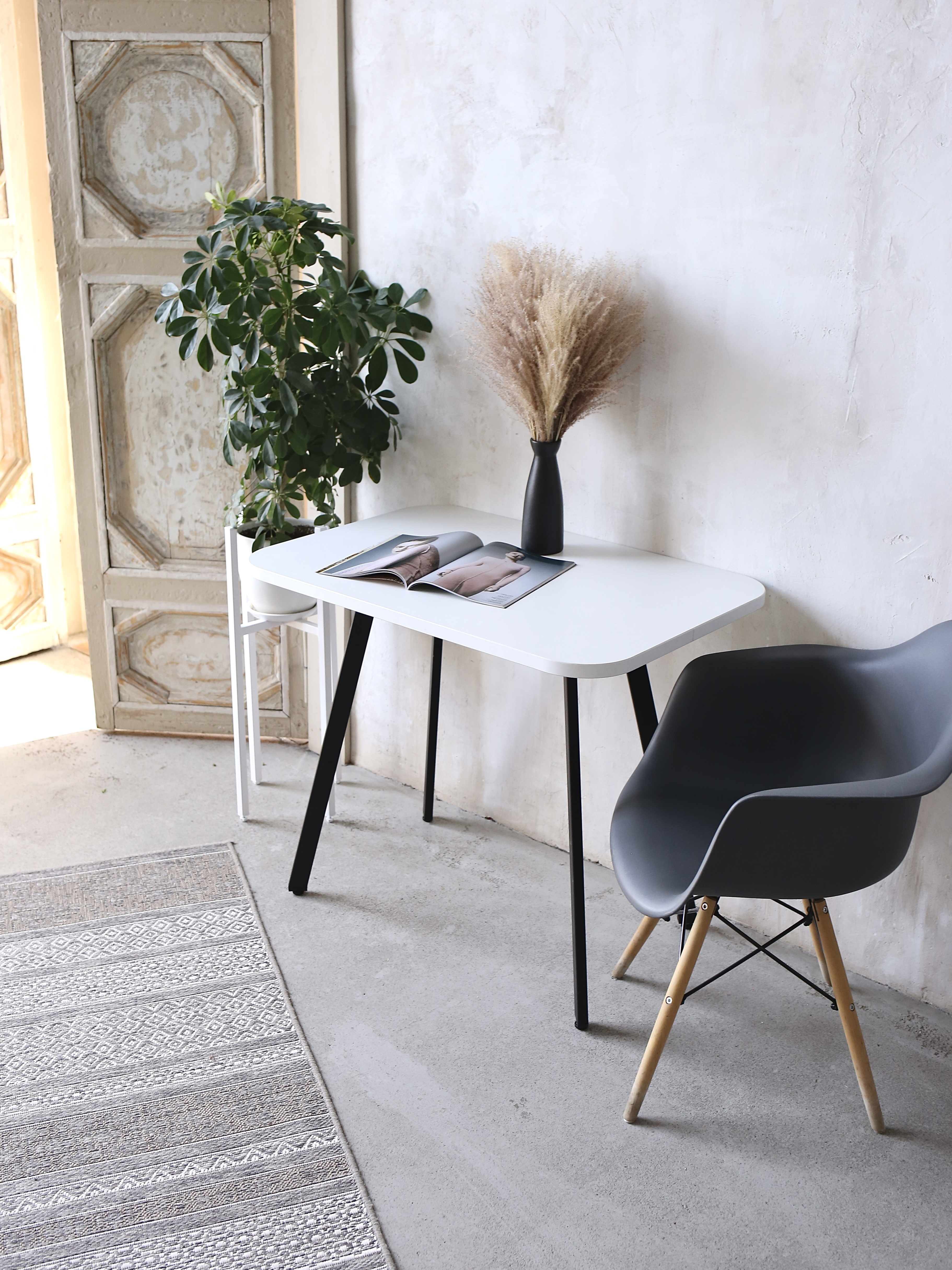 Изображение товара Стол кухонный Card&loft прямоугольный 90x90 см из ЛДСП белый черный стиль лофт