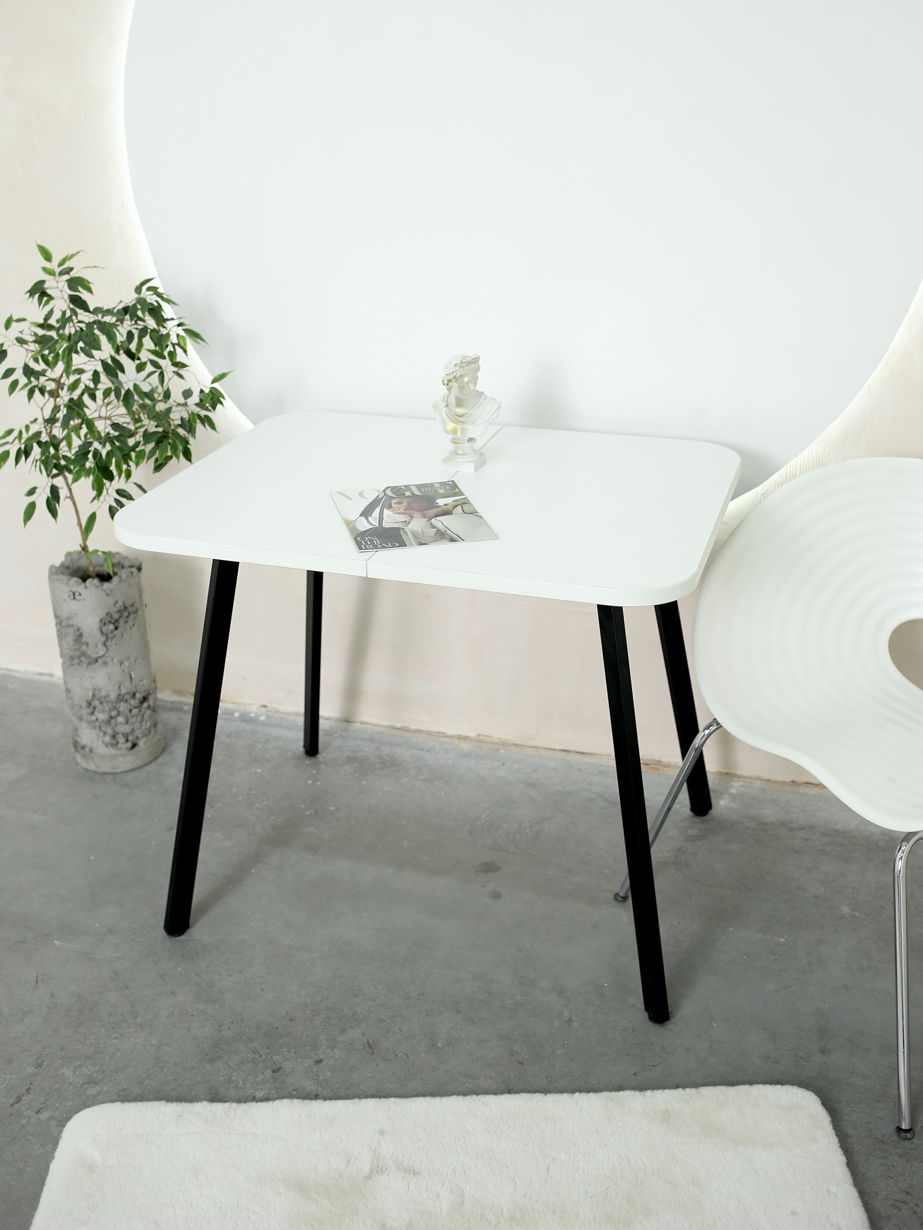 Изображение товара Раздвижной кухонный стол Card&loft 90x90 см белый или черный