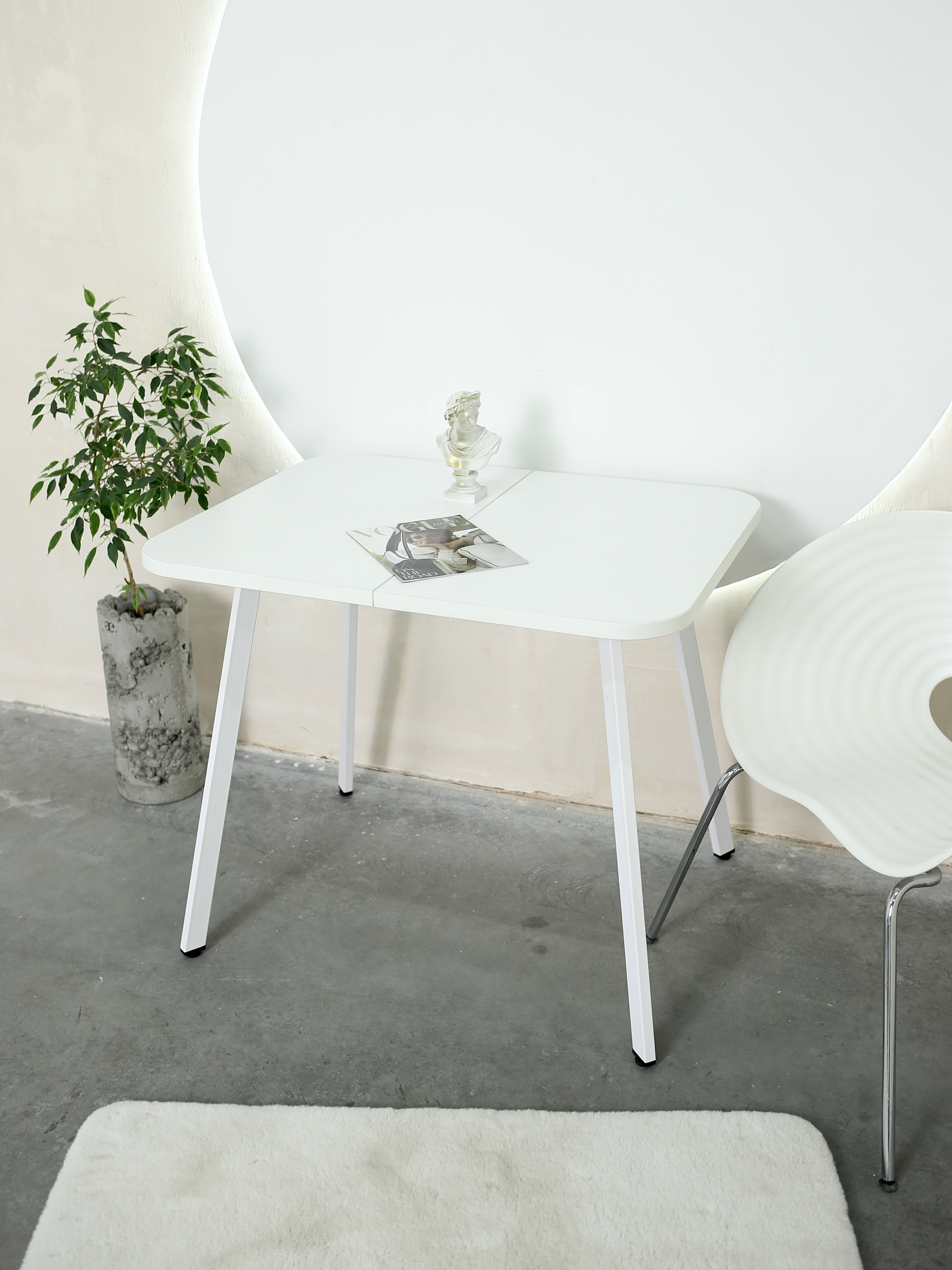Изображение товара Практичный раздвижной кухонный стол Card&loft 90x90 см белый с расширением