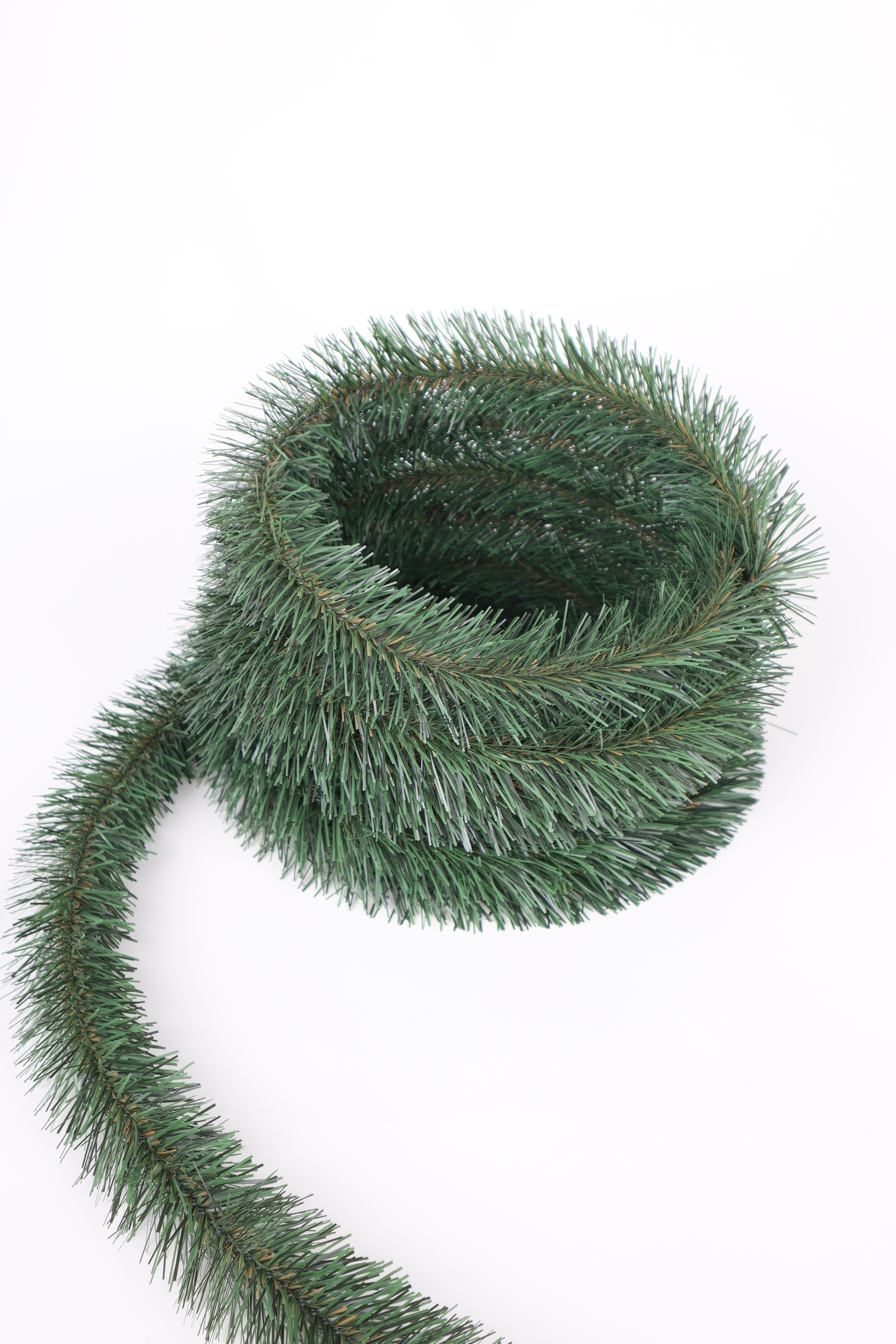 Изображение товара Хвойная гирлянда Новая ёлка 5 метров с проволочной основой для украшений дома и улицы