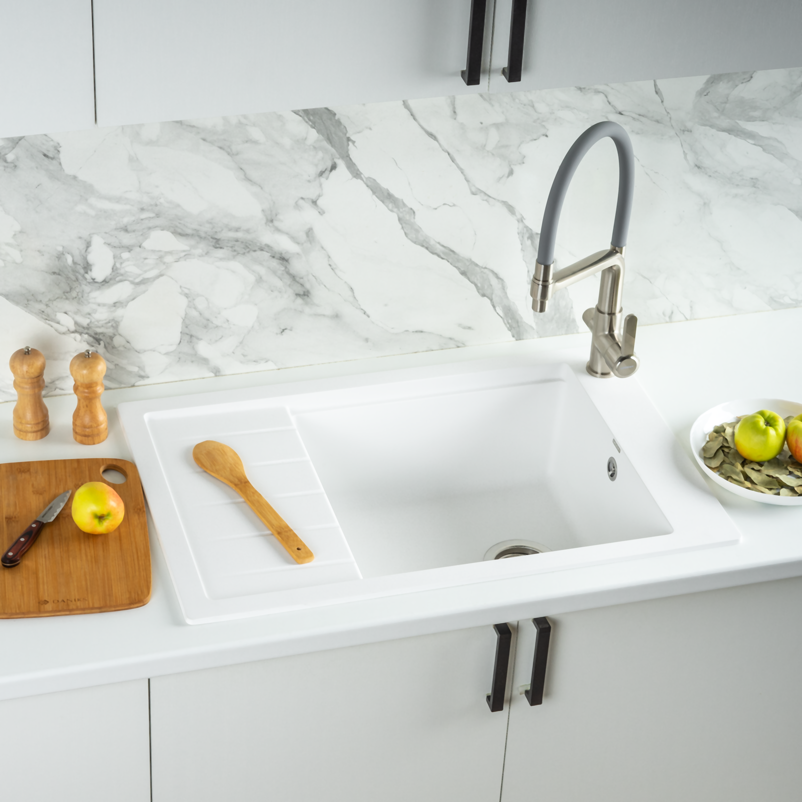 Изображение товара Мойка для кухни из искусственного камня Wisent MWP780-28 белая 77x51 см