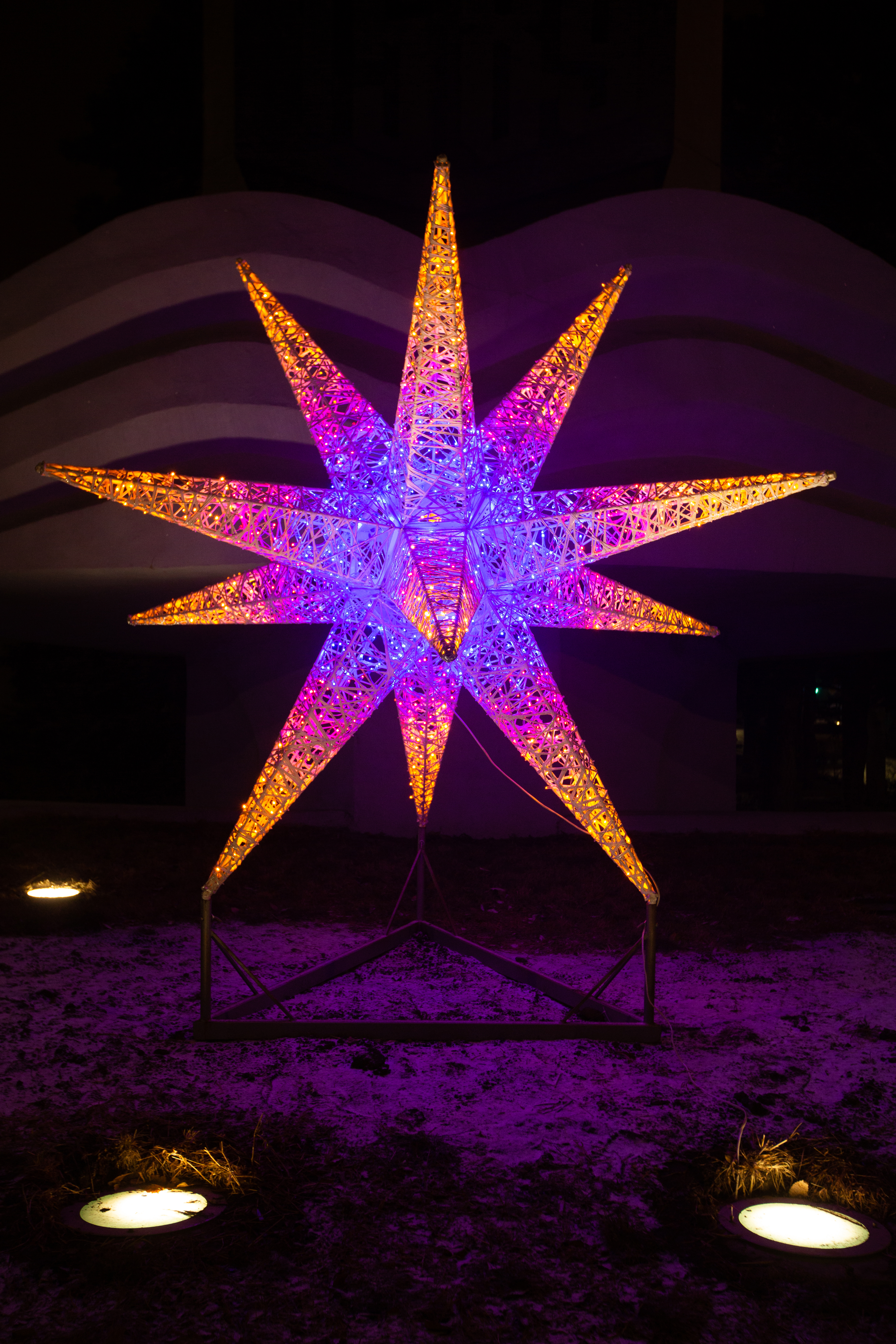Изображение товара Электрическая светящиеся фигура Кристалл 400 LED 250x250x250 см теплый белый свет