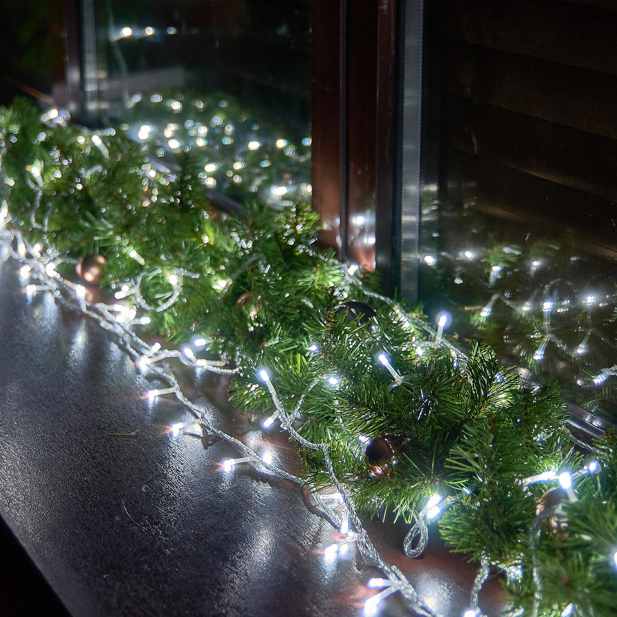 Изображение товара Гирлянда светодиодная нить Uniel ULD-S2500-225/STК 25 м нейтральный белый свет