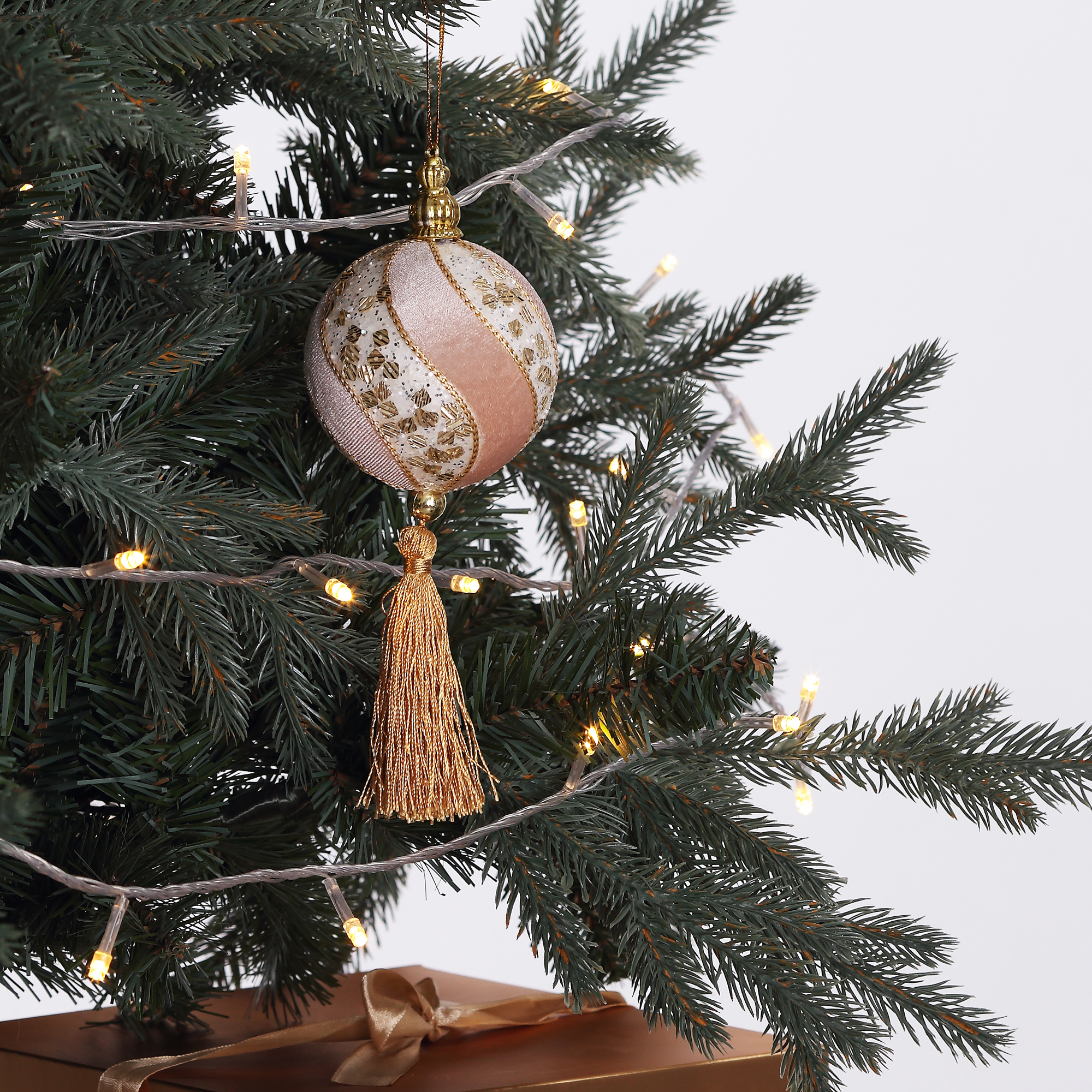 Изображение товара Украшение елочное Шар пластиковый 8 см золотой с блестками подвеска