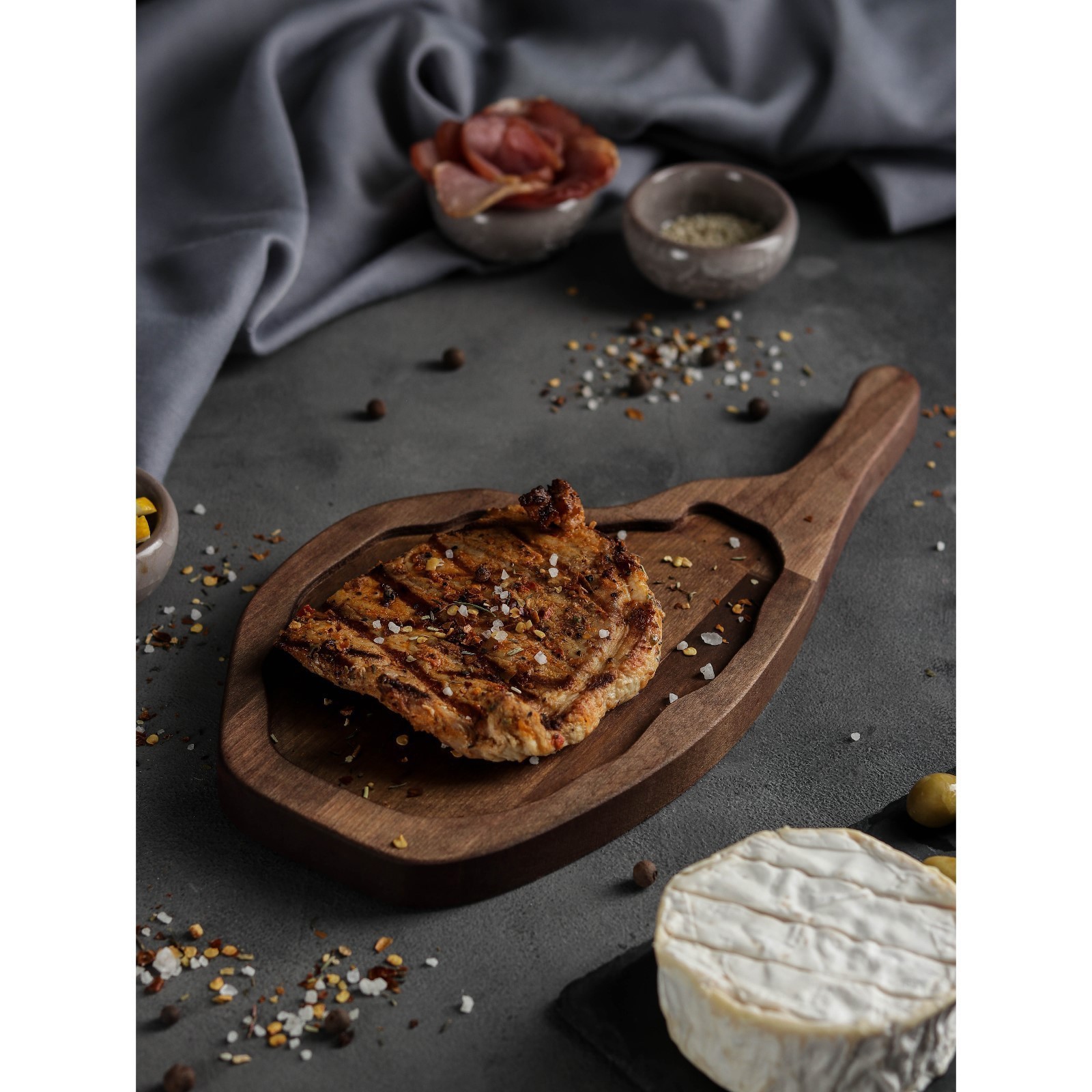 Изображение товара Доска для подачи Adelica Стэйкхаус 30х30 см из берёзы стильное изделие