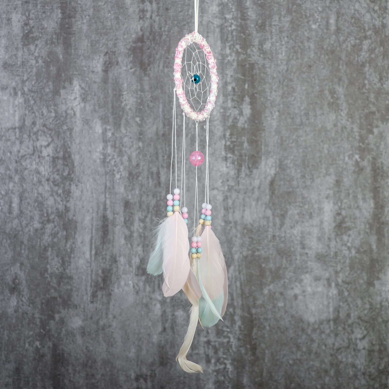 Изображение товара Панно ловец снов "Паутинка с пёрышками пастельных тонов" d-11.5 см длина 48 см