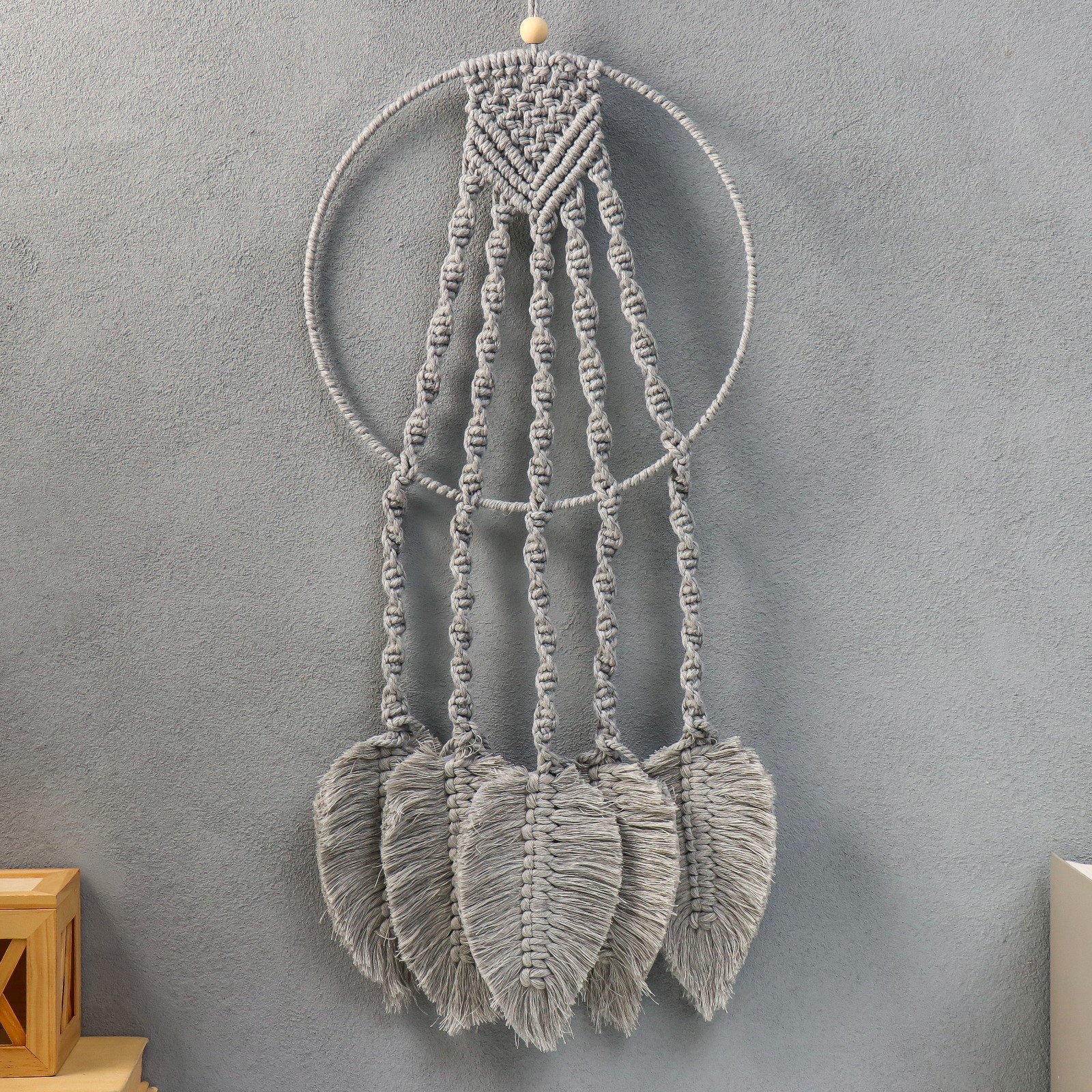 Изображение товара Панно ловец снов в технике макраме "Листочки" серый 55x25 см