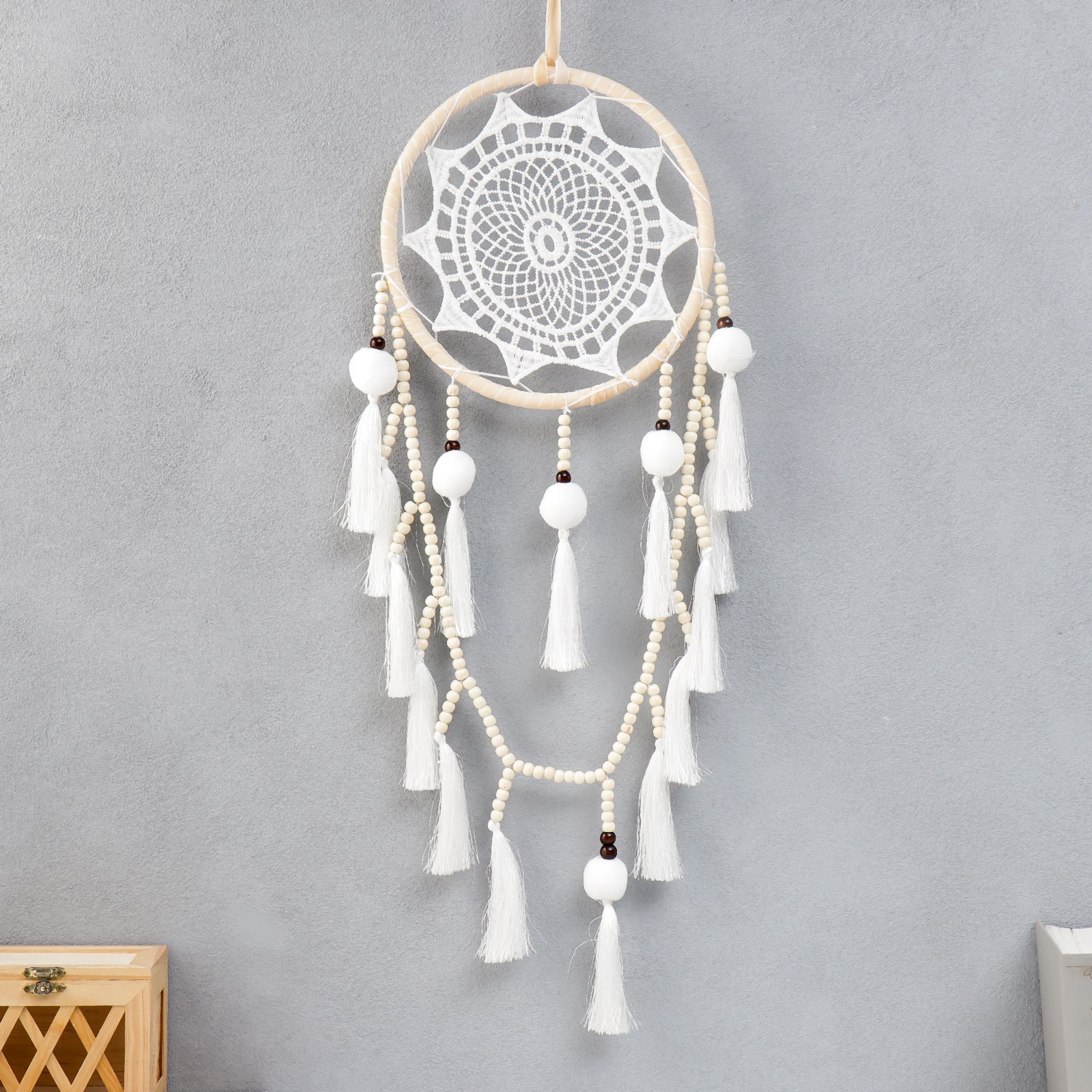 Изображение товара Панно ловец снов с бомбошками "Деревянные бусы" 65x20 см