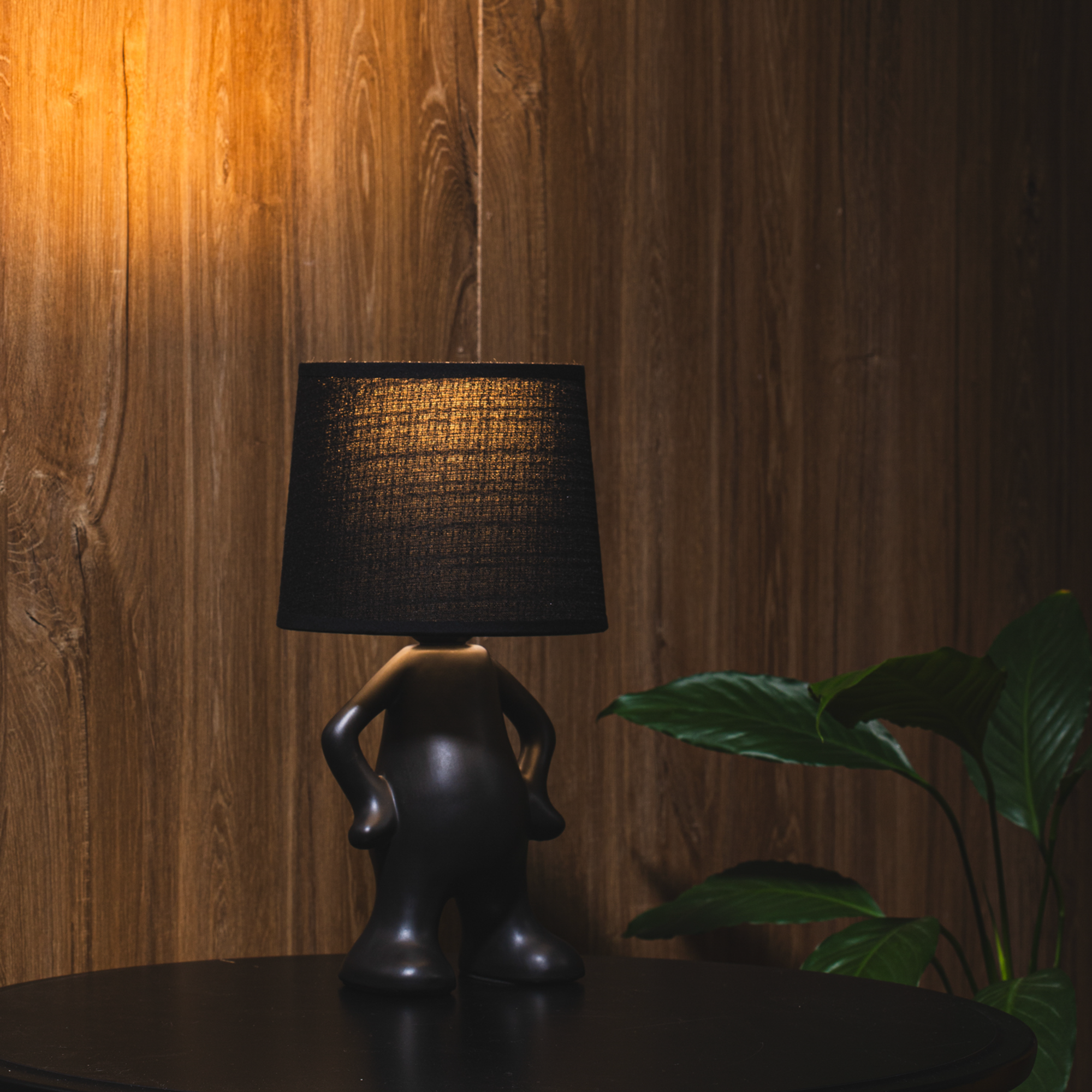 Изображение товара Настольная лампа декоративная Rexant Человечек цвет черный