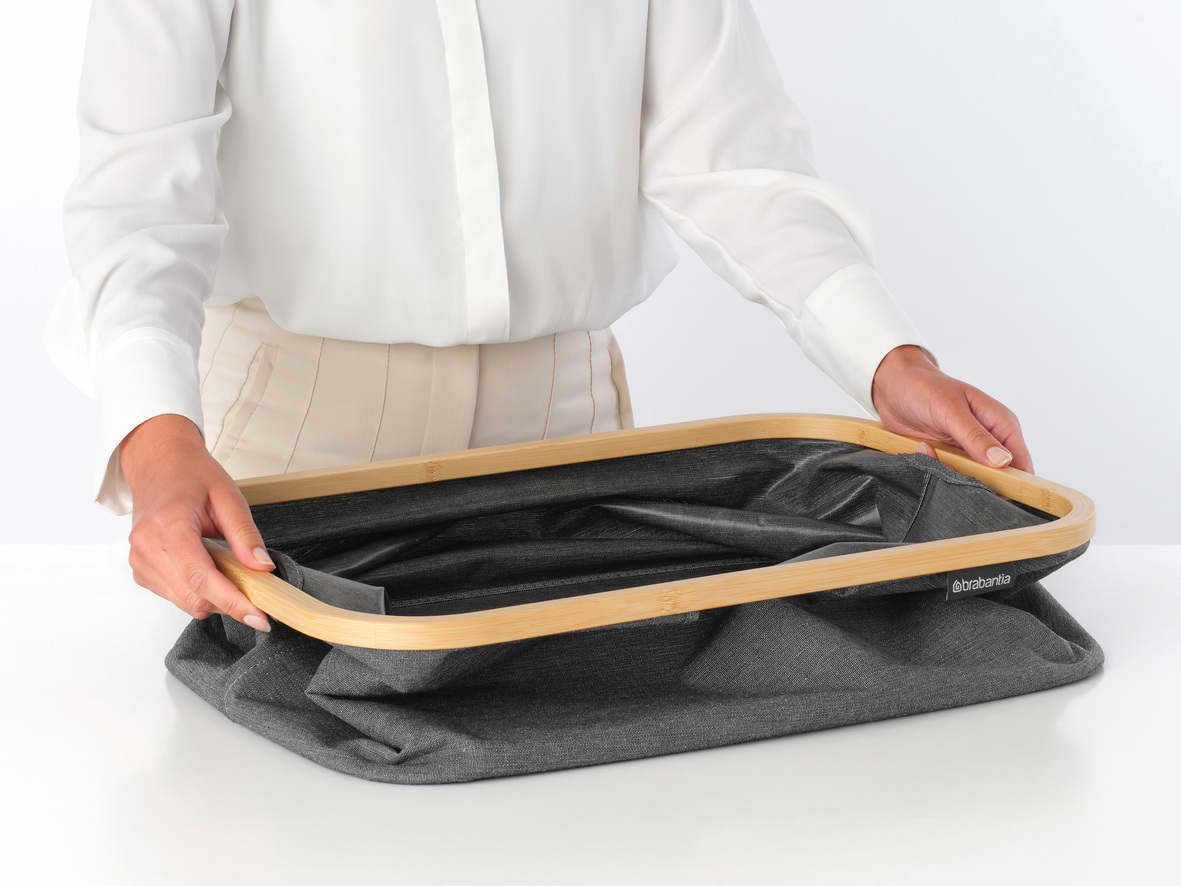 Изображение товара Складная корзина для белья Brabantia 232725 цвет черный