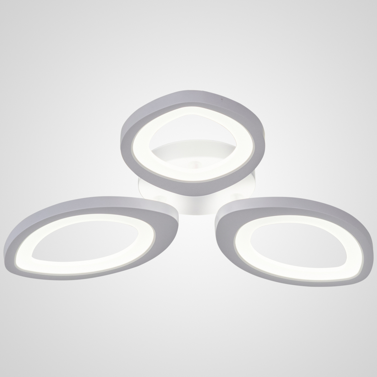 Изображение товара Светильник настенно-потолочный светодиодный Мелодия света 3 плафона разноцветный белый