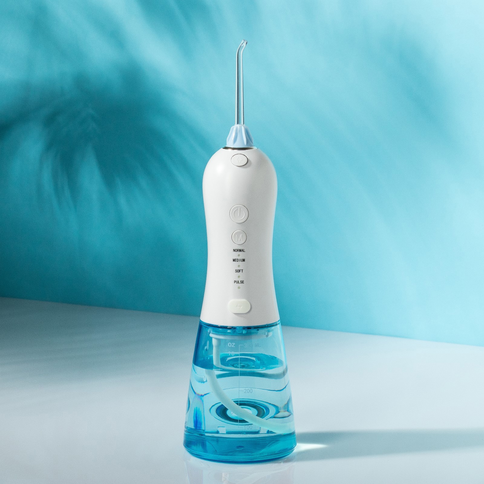 Изображение товара Ирригатор для полости рта LuazON LIR-03 портативный водонепроницаемый