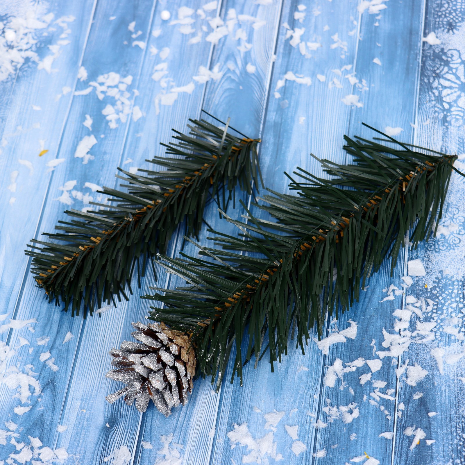 Изображение товара Новогодний набор еловых веток Зимнее Волшебство ёлка с шишкой 25 см