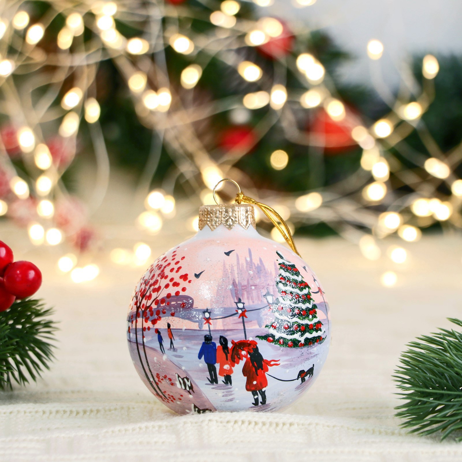 Изображение товара Елочный шар стеклянный 7 см Зимняя романтика белый ручная роспись