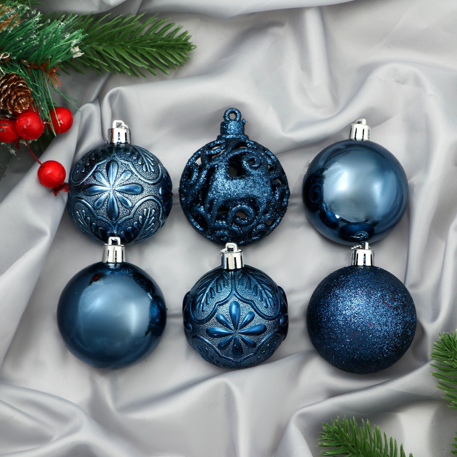 Изображение товара Набор елочных шаров Зимнее волшебство 4316805 ФБО Сильва 6 см пластик синий 12 шт