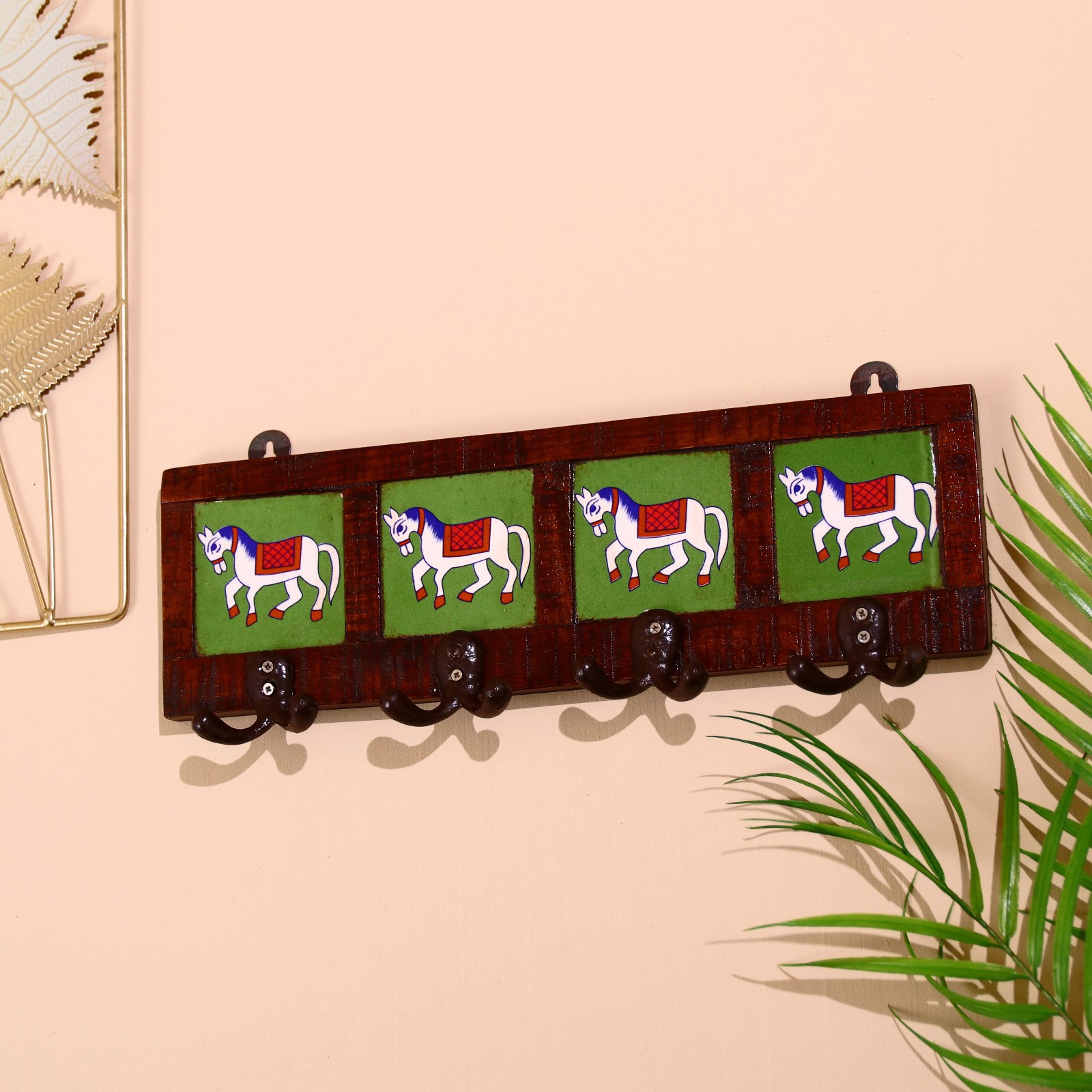 Изображение товара Настенная вешалка Ивару Лошади 4 крючка разноцветная дерево металл