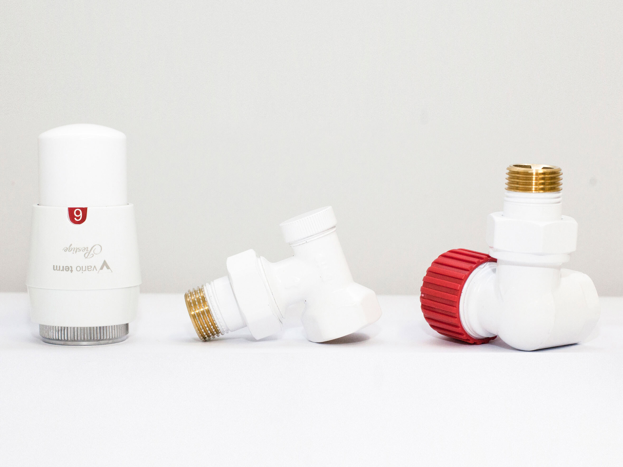 Изображение товара Комплект терморегулирующий Vario Term Master EMAGS0221CFK/L 1/2" цвет белый матовый