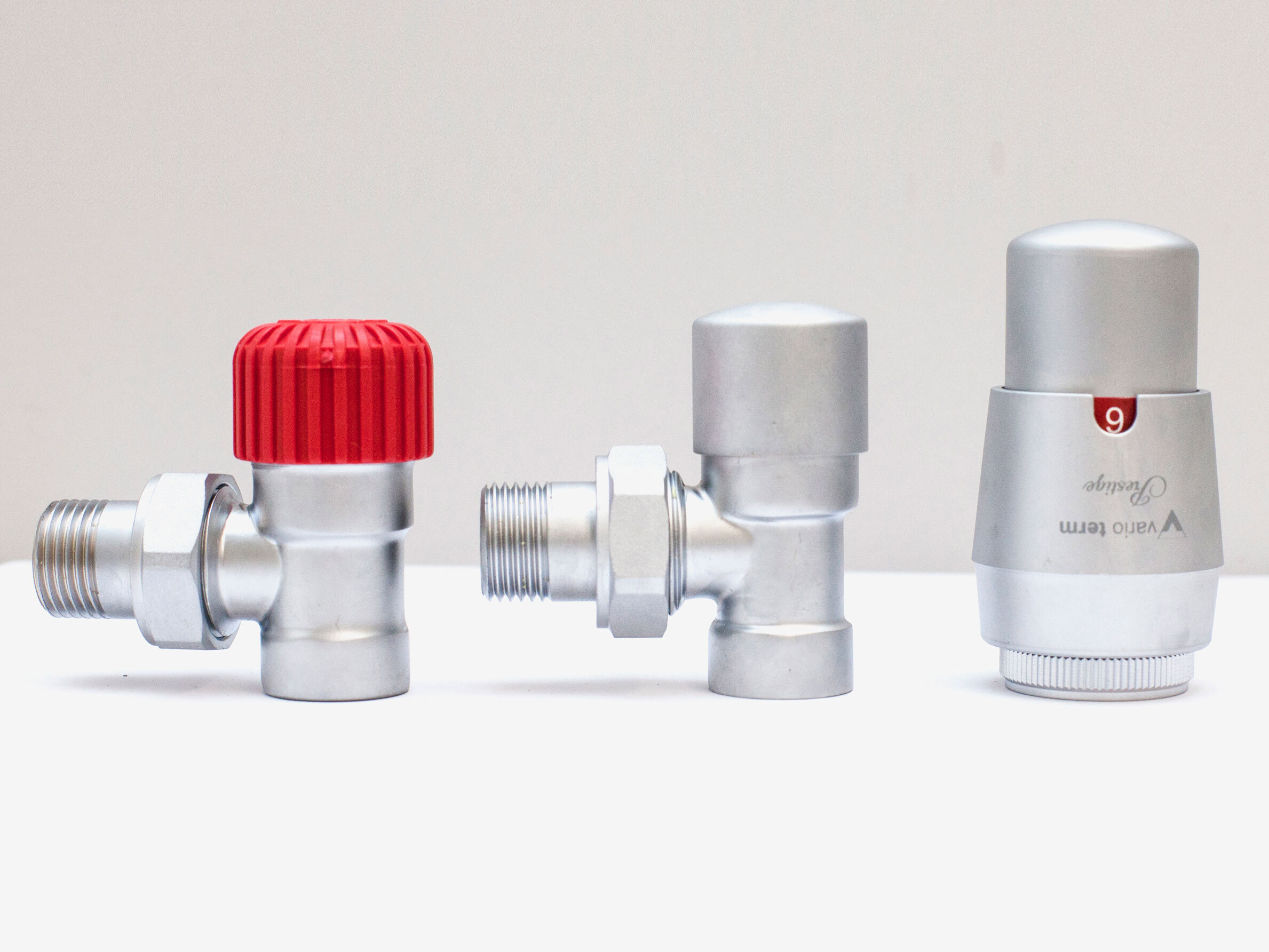 Изображение товара Комплект терморегулирующий угловой Vario Term Royal ROGS0203CFK 1/2 цвет сатин