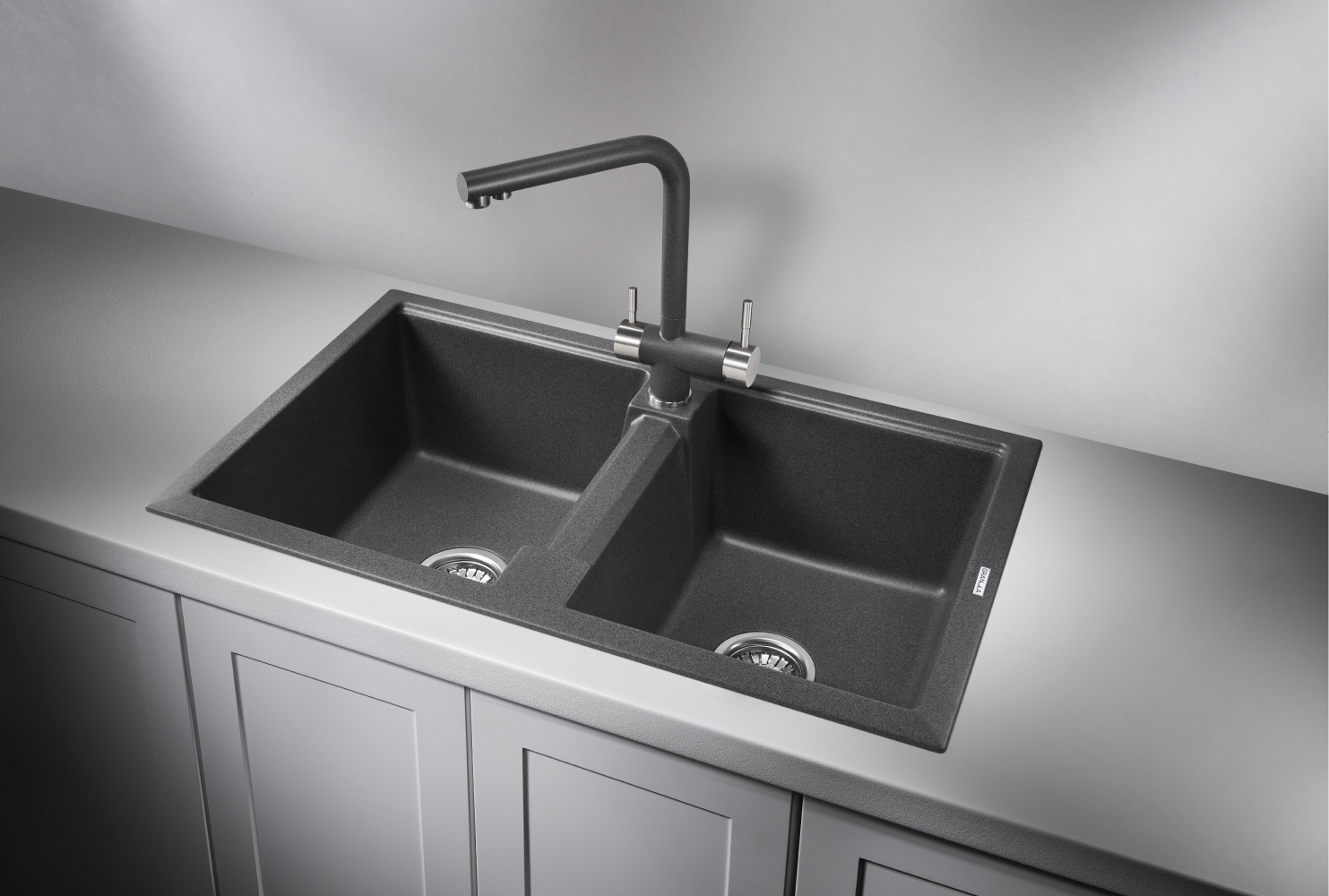 Изображение товара Мойка для кухни врезная Granula GR-8101 50x81 см глубина чаши 22 см кварц цвет темно-серый, графит