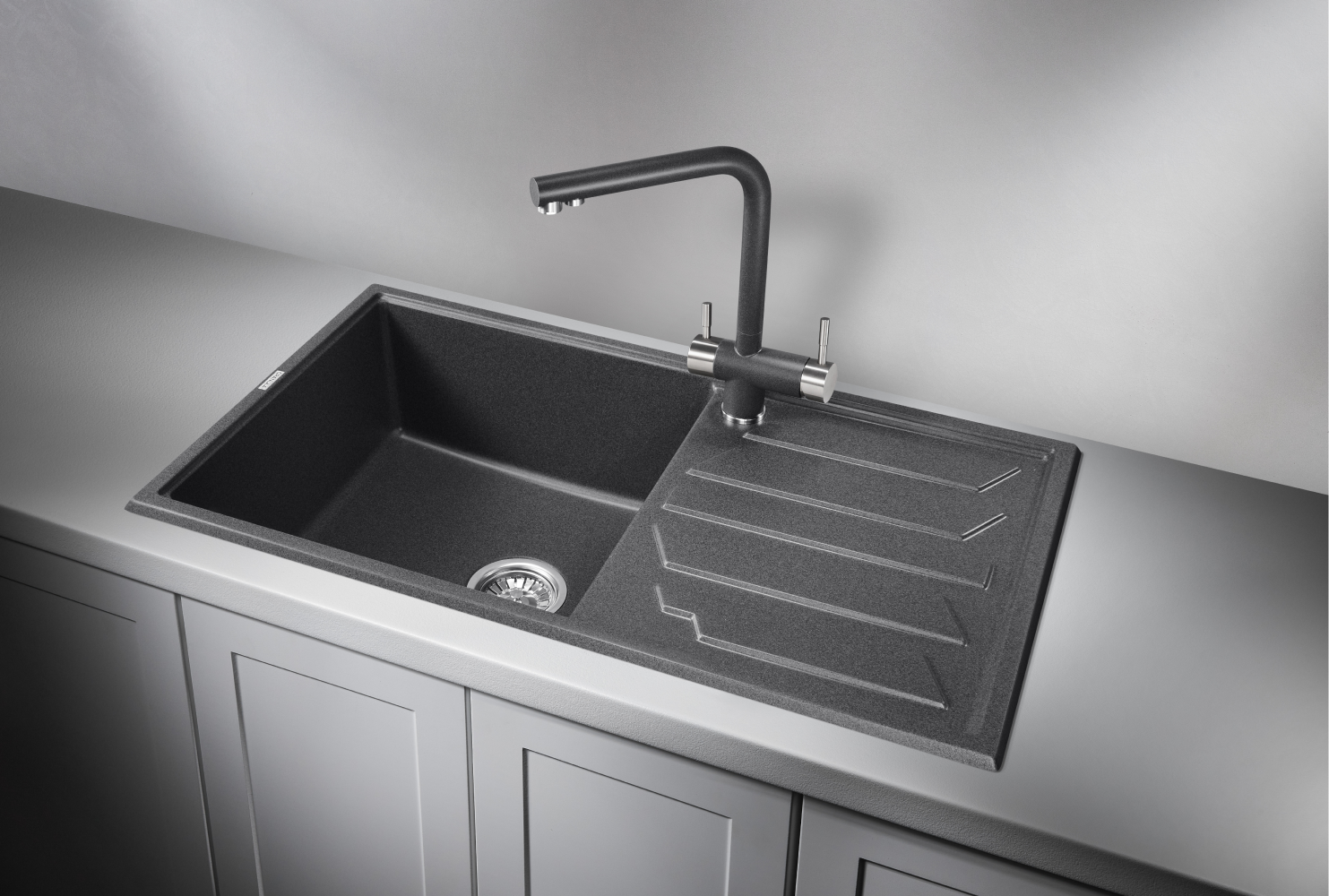 Изображение товара Мойка для кухни врезная Granula GR-8601 50x86 см глубина чаши 20 см кварц цвет темно-серый, графит