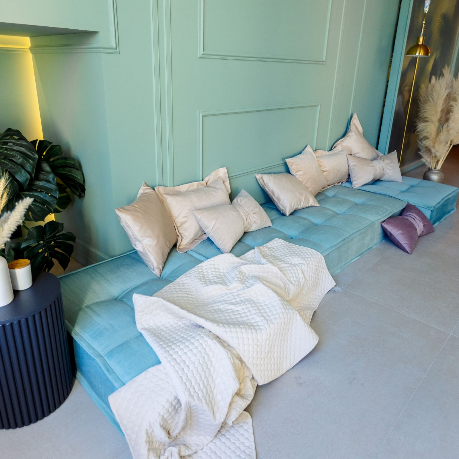 Изображение товара Угловой диван Miella Lora трансформер с велюром, 280x80 см, многогранный комфорт