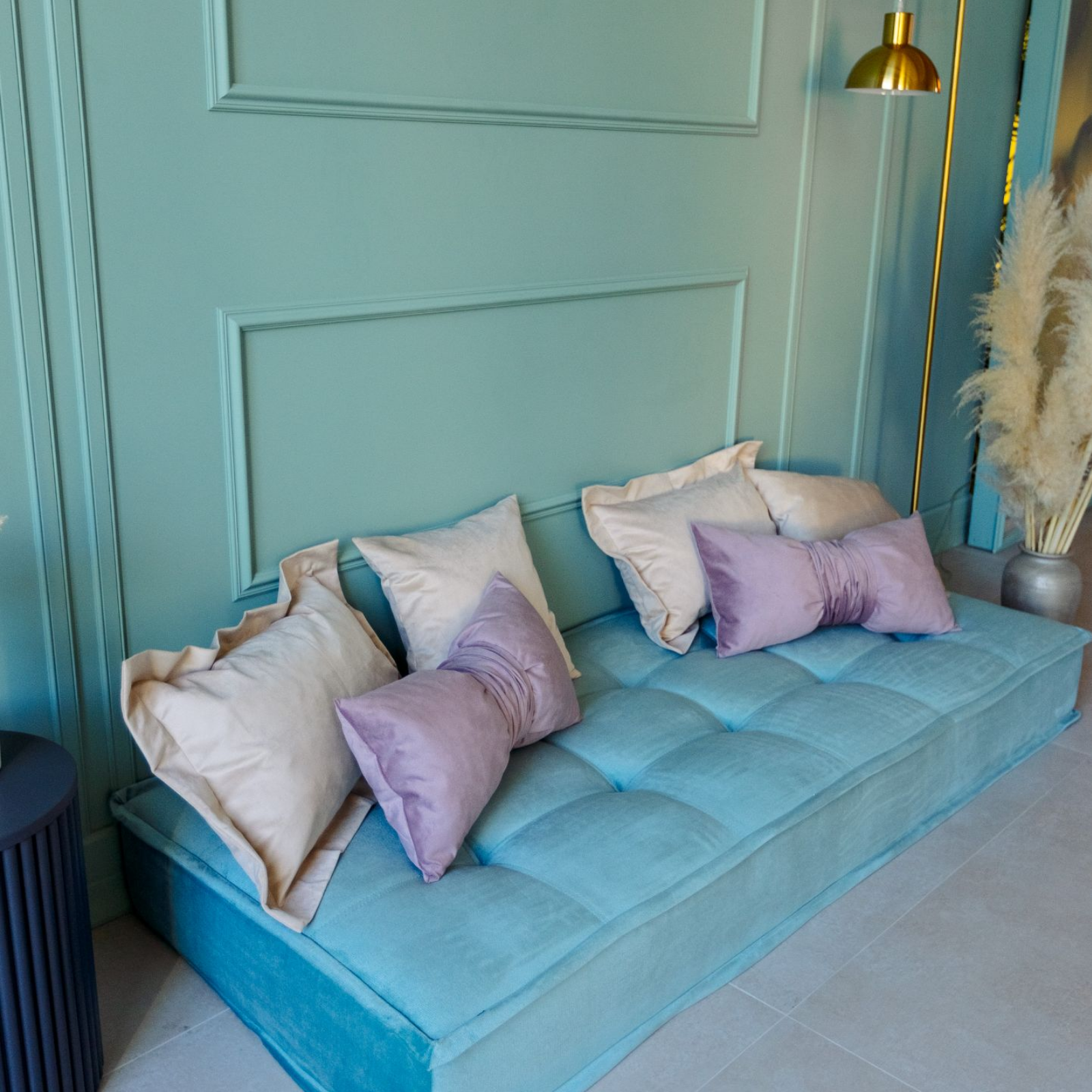 Изображение товара Диван-кровать Miella Lora 1 Big светло-зеленый 80x200 см велюр стильный универсальный мебельный акс