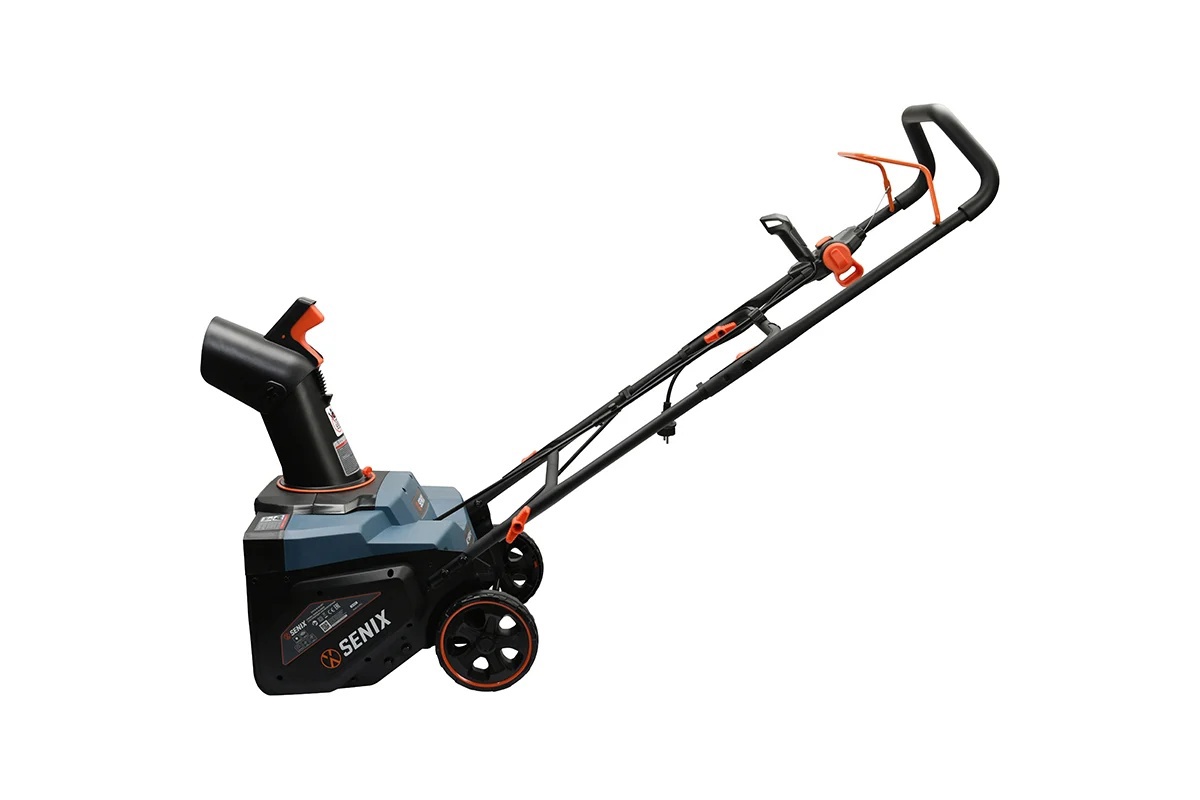 Изображение товара Электрический снегоуборщик SENIX STE18-M-EU 46 см 1800 Вт с LED подсветкой